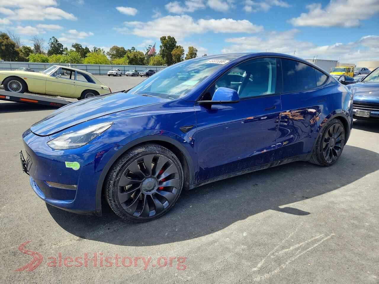 2022 TESLA MODEL Y — VIN 7SAYGDEFXNF437700