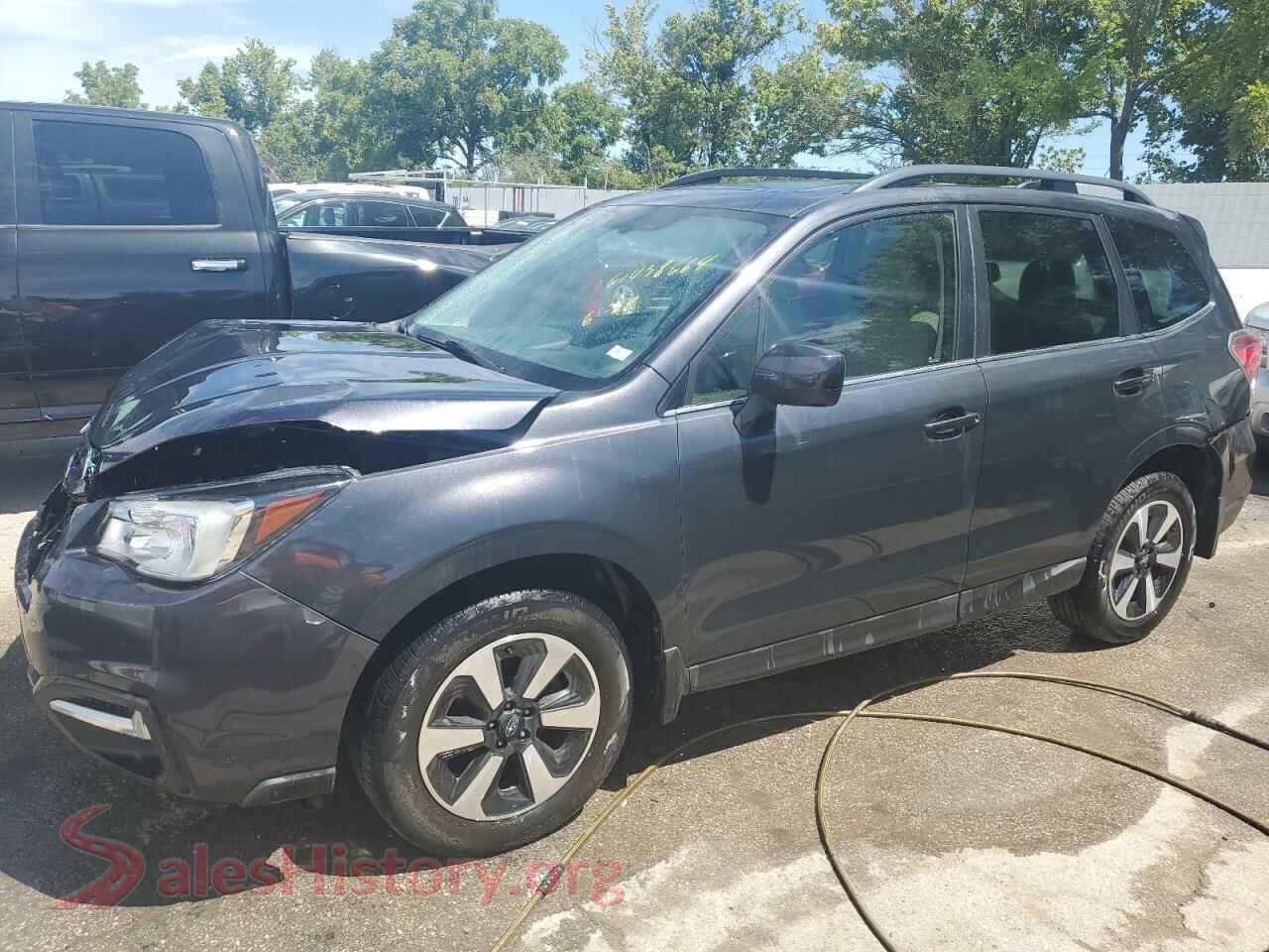2018 SUBARU FORESTER — VIN JF2SJAJC8JH400302