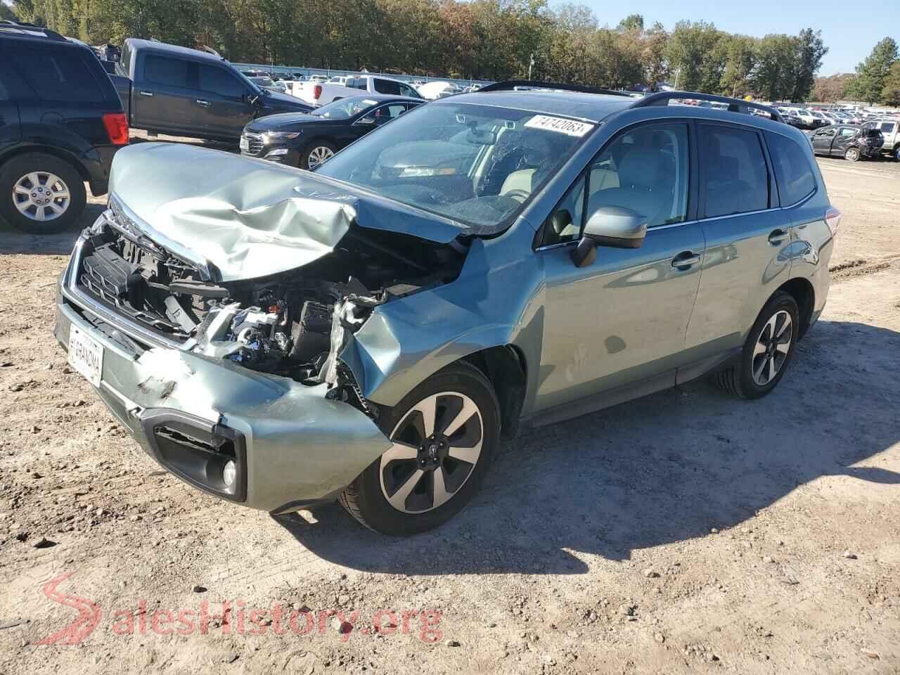 2017 SUBARU FORESTER — VIN JF2SJARC2HH545625