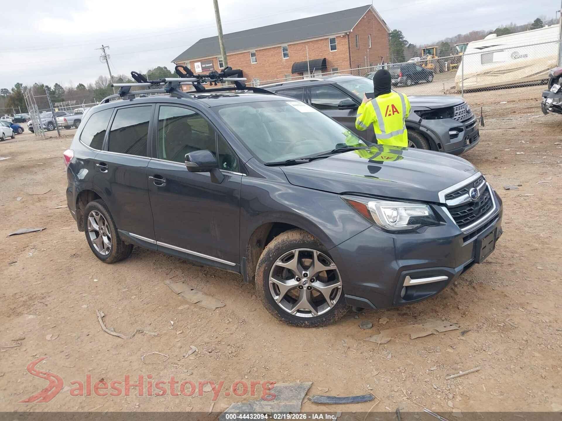 2017 SUBARU FORESTER — VIN JF2SJAWC6HH553800
