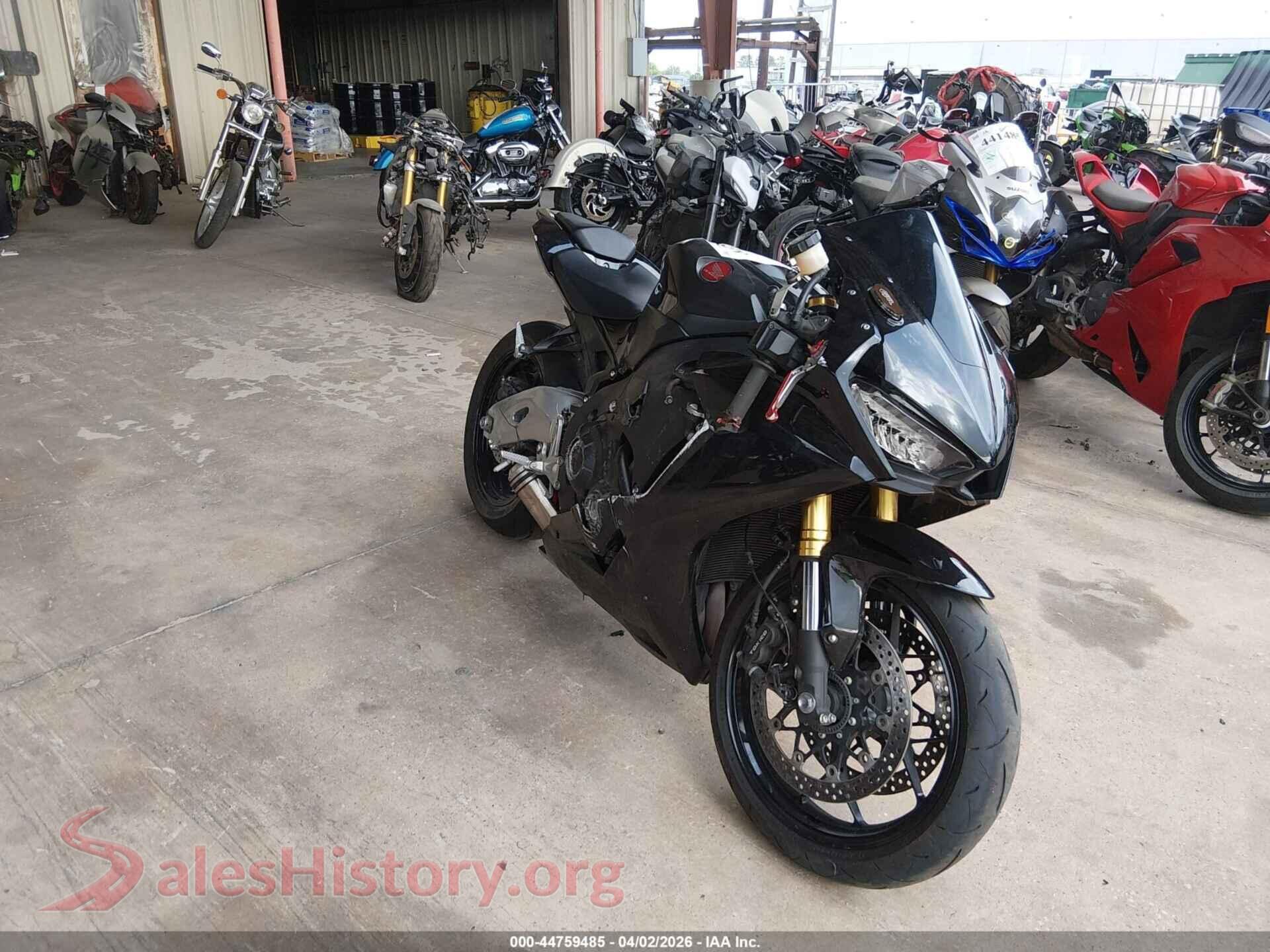 2018 HONDA CBR1000 — VIN JH2SC7717JK101010