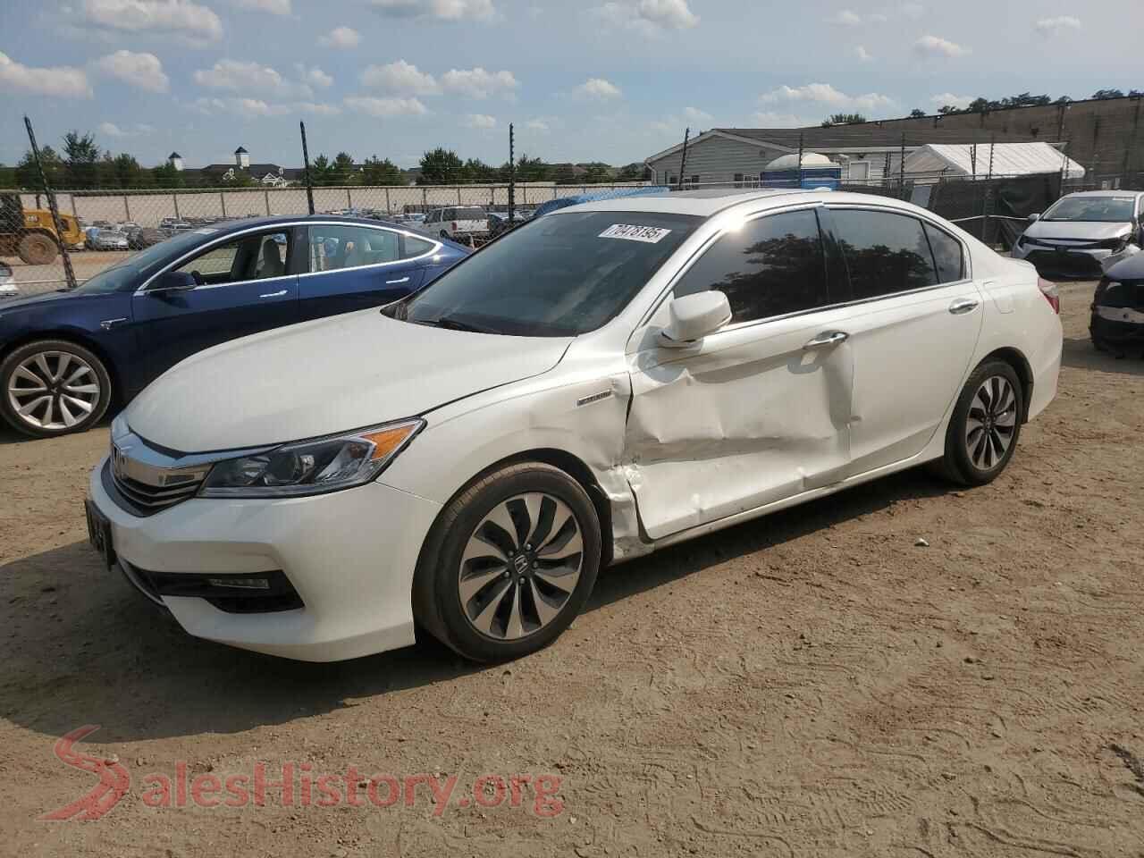 2017 HONDA ACCORD — VIN JHMCR6F52HC002804