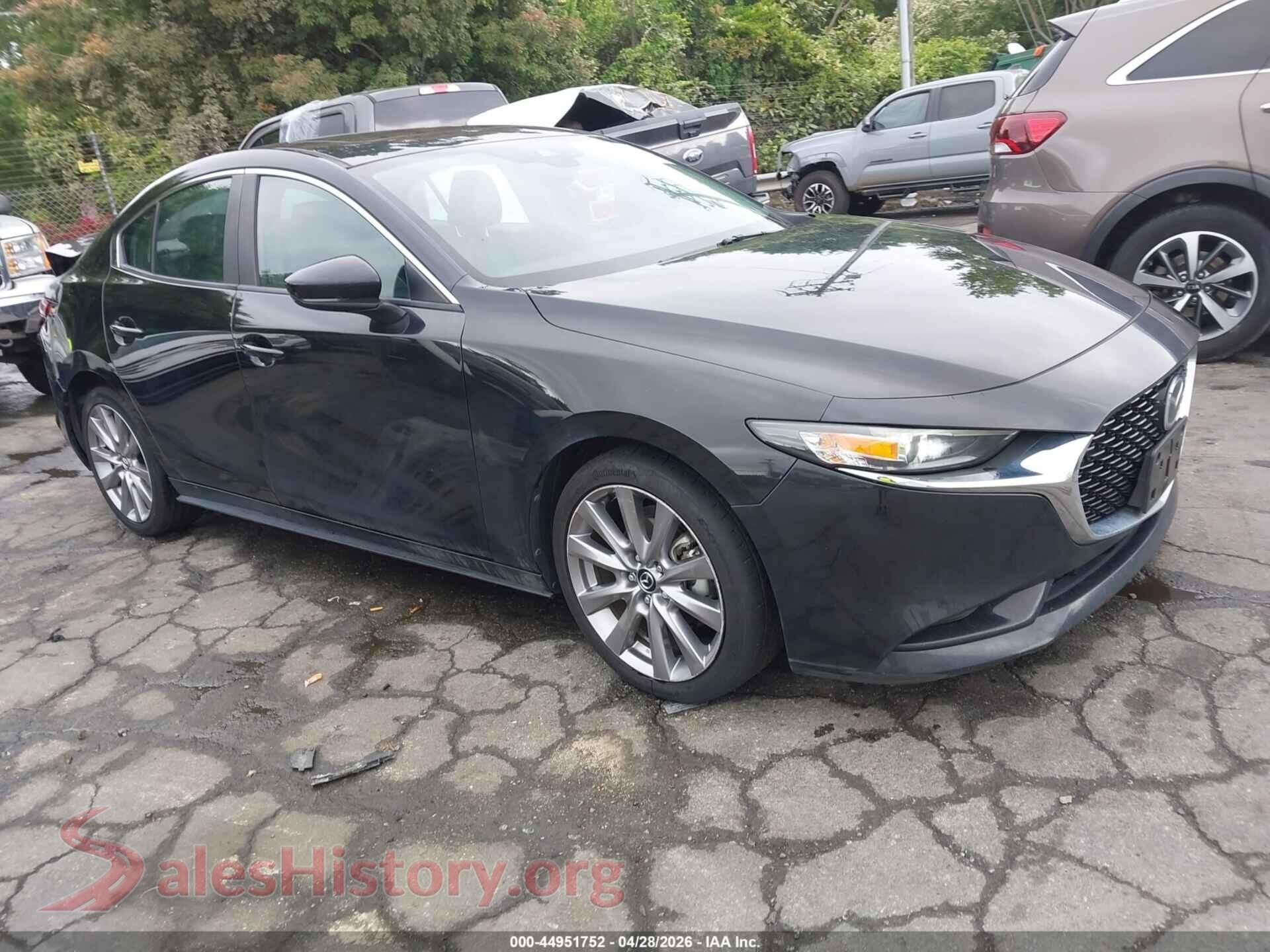 2021 MAZDA MAZDA3 — VIN JM1BPACL8M1304919