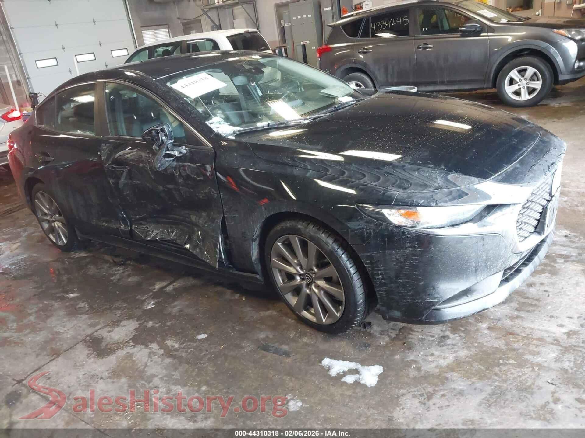 2020 MAZDA MAZDA3 — VIN JM1BPBCM4L1162677