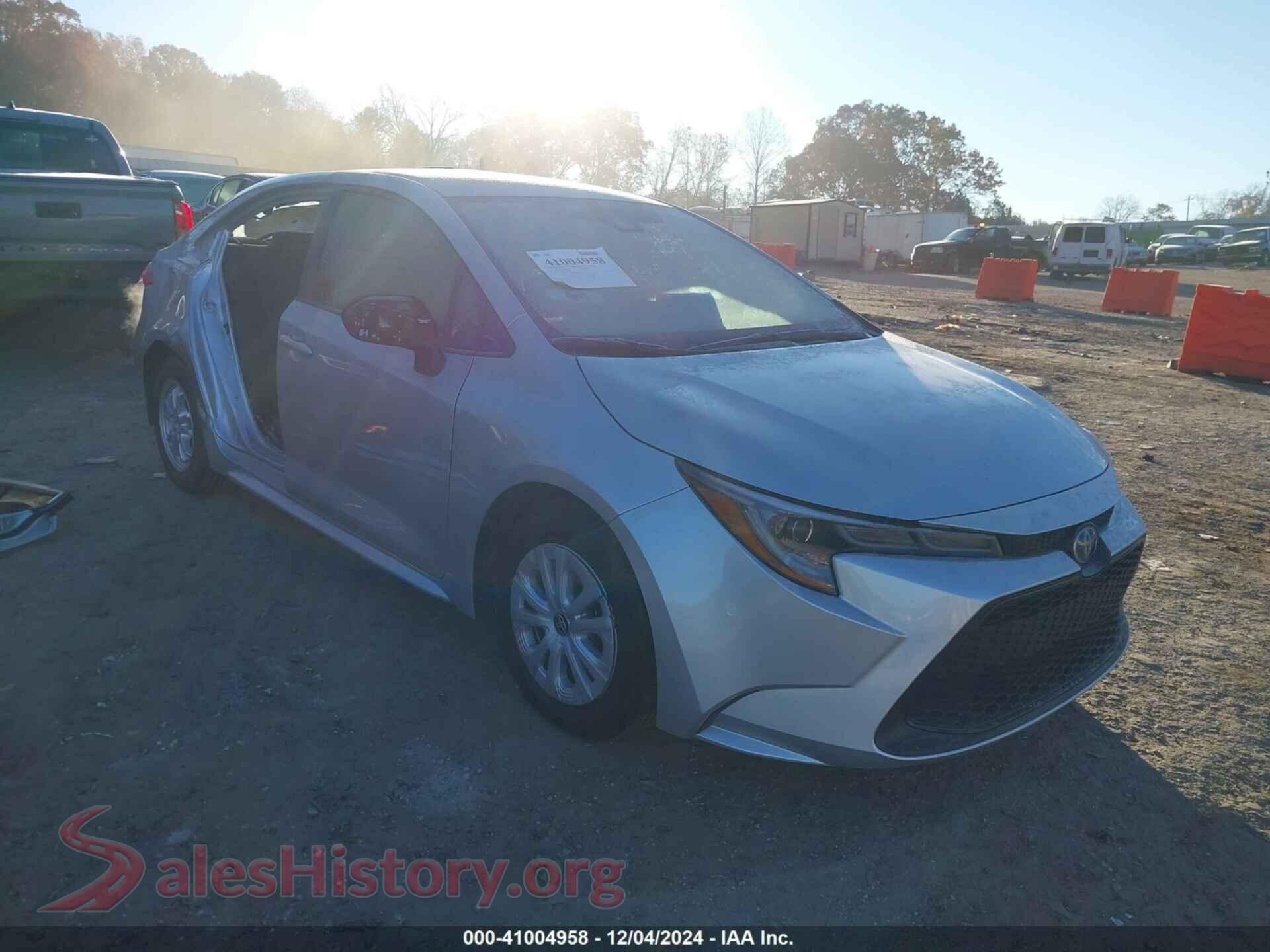 2022 TOYOTA COROLLA — VIN JTDEAMDE7NJ055305