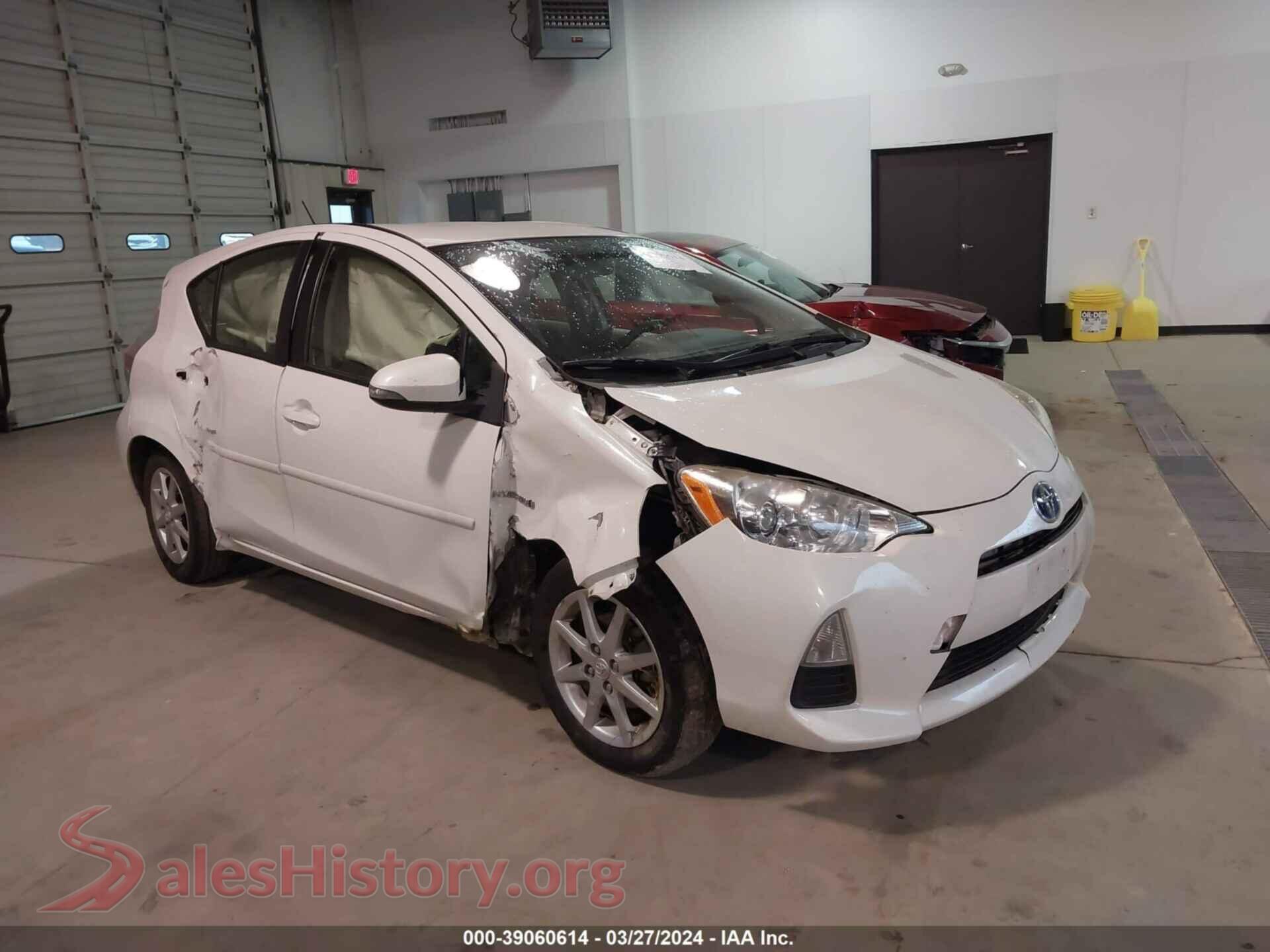2013 TOYOTA PRIUS C — VIN JTDKDTB32D1553402