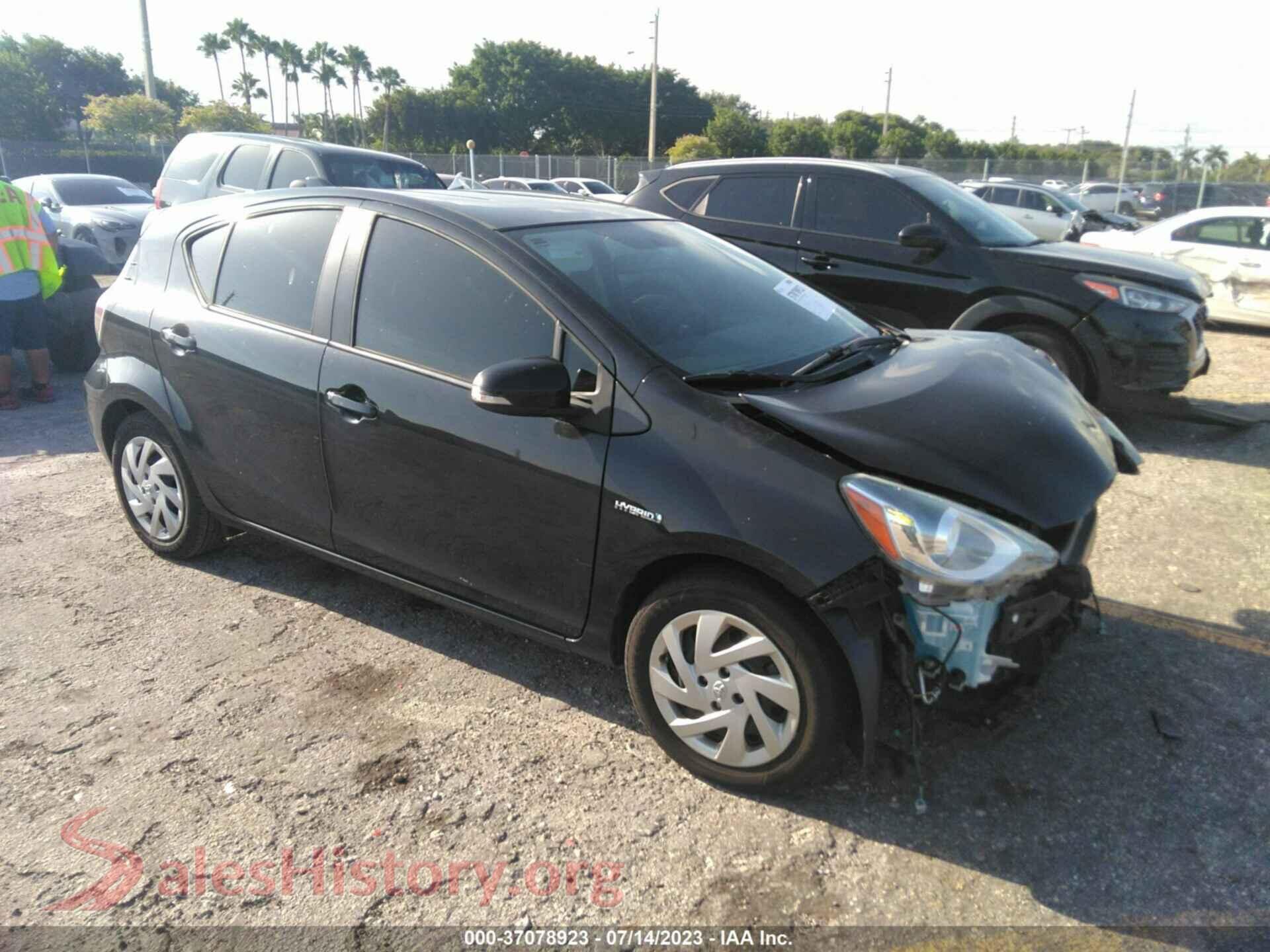 2015 TOYOTA PRIUS C — VIN JTDKDTB32F1579601