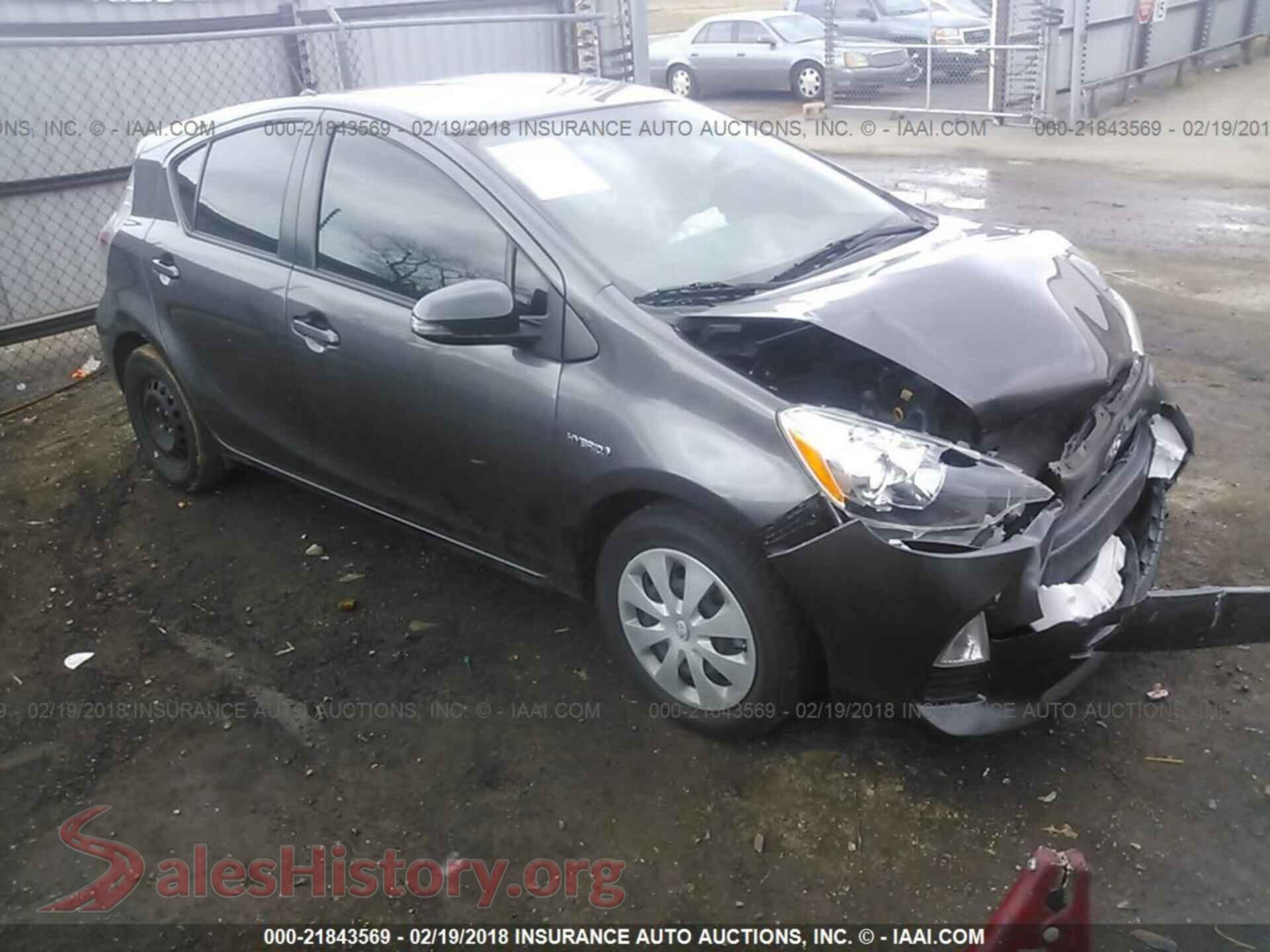 2014 Toyota Prius c — VIN JTDKDTB36E1569636