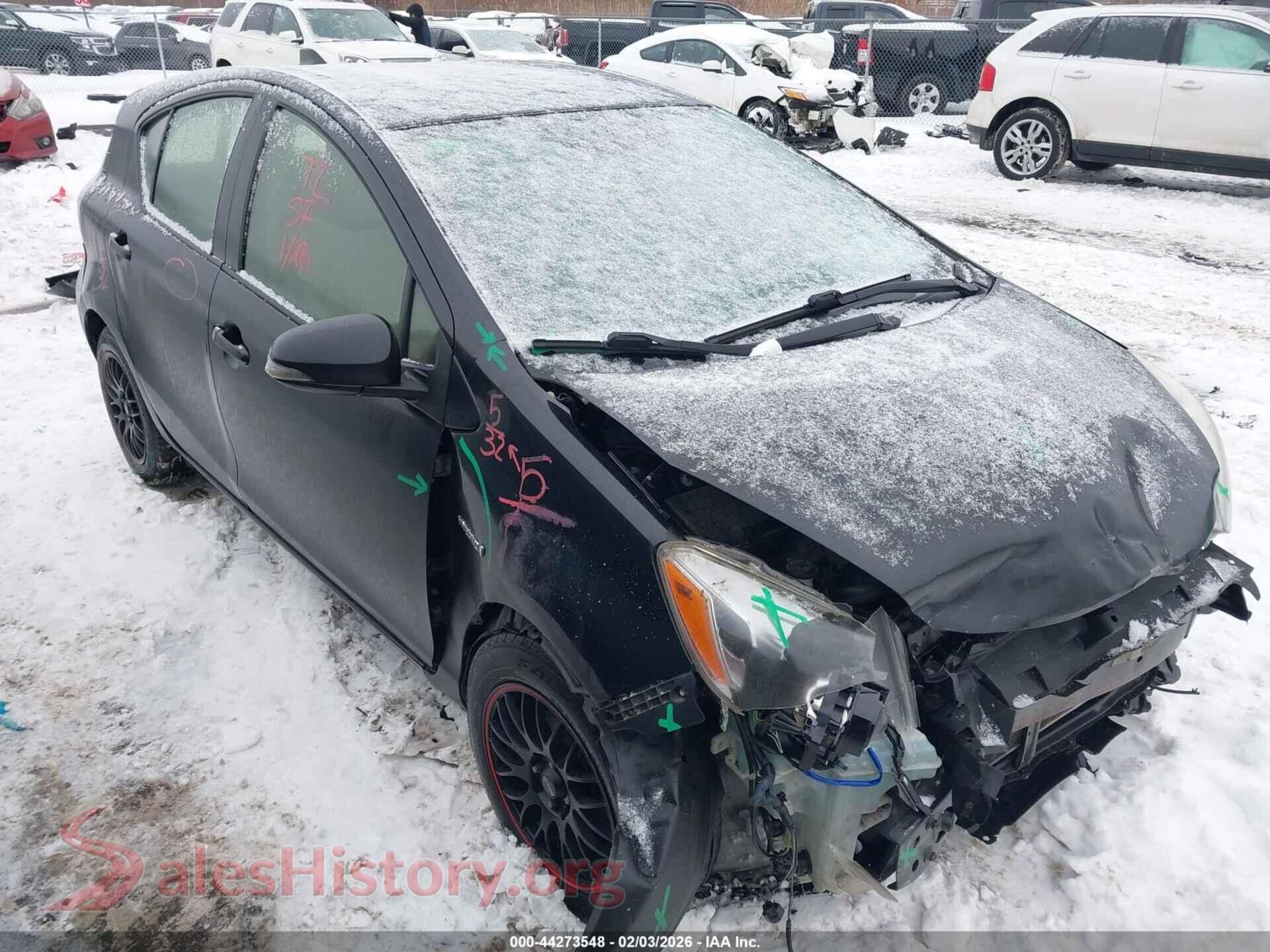 2015 TOYOTA PRIUS C — VIN JTDKDTB37F1110388