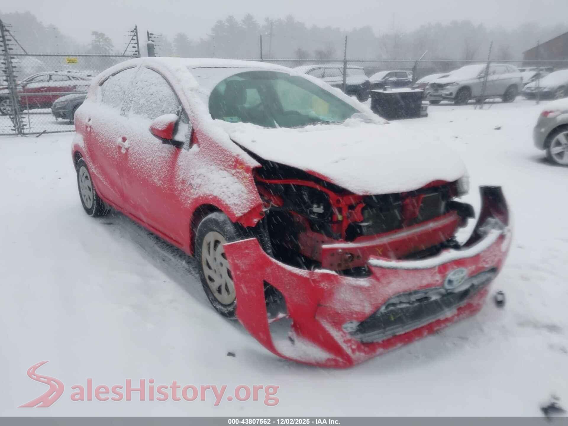 2016 TOYOTA PRIUS C — VIN JTDKDTB37G1118945