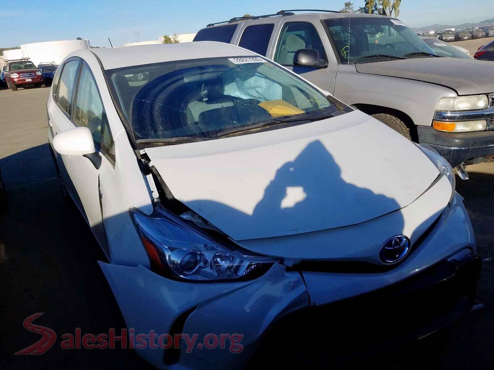 2015 TOYOTA PRIUS — VIN JTDZN3EU9FJ018747
