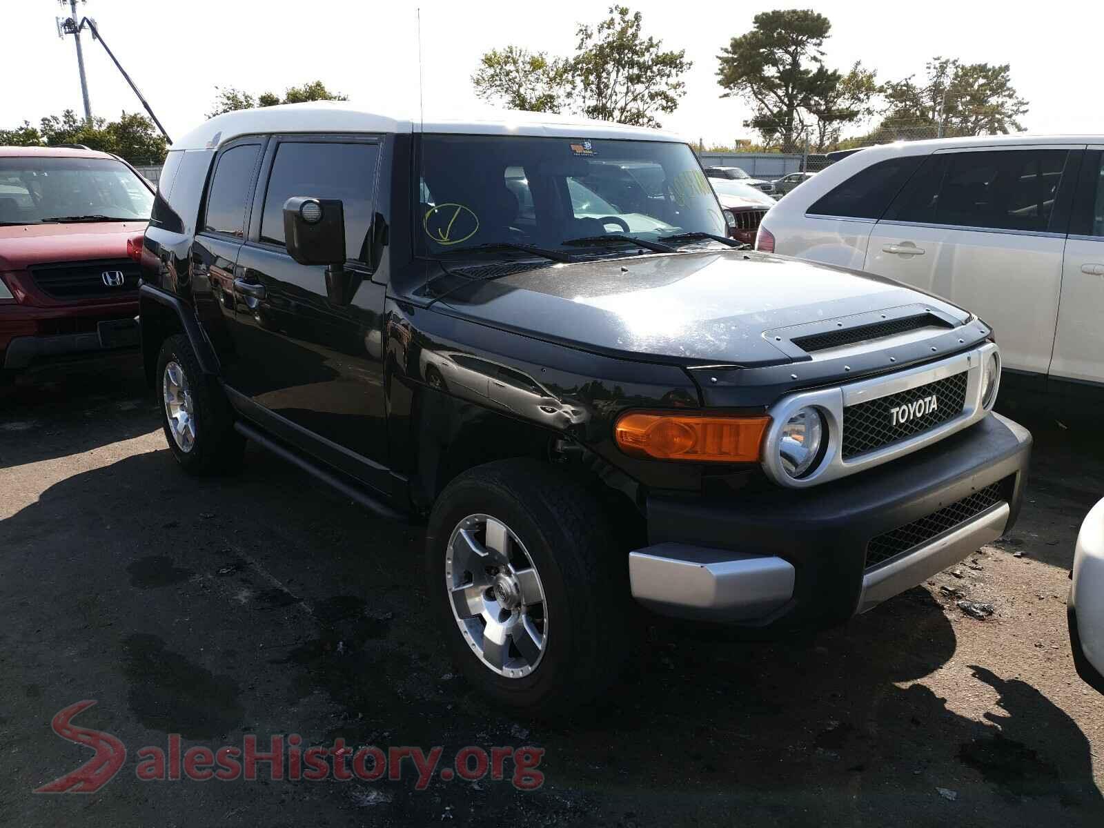 2008 TOYOTA FJ CRUISER — VIN JTEBU11F780104692