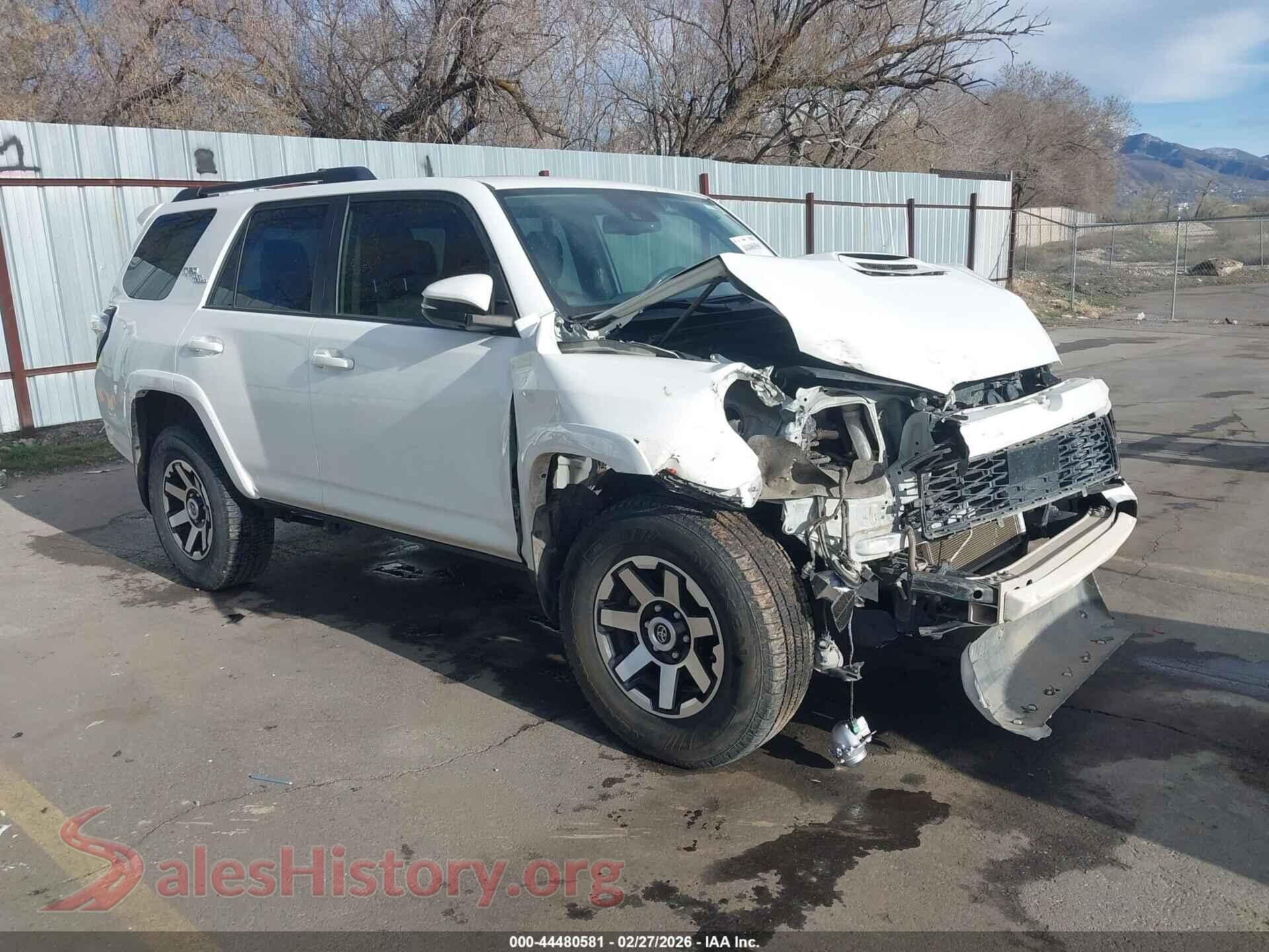2020 TOYOTA 4RUNNER — VIN JTEBU5JR5L5825946