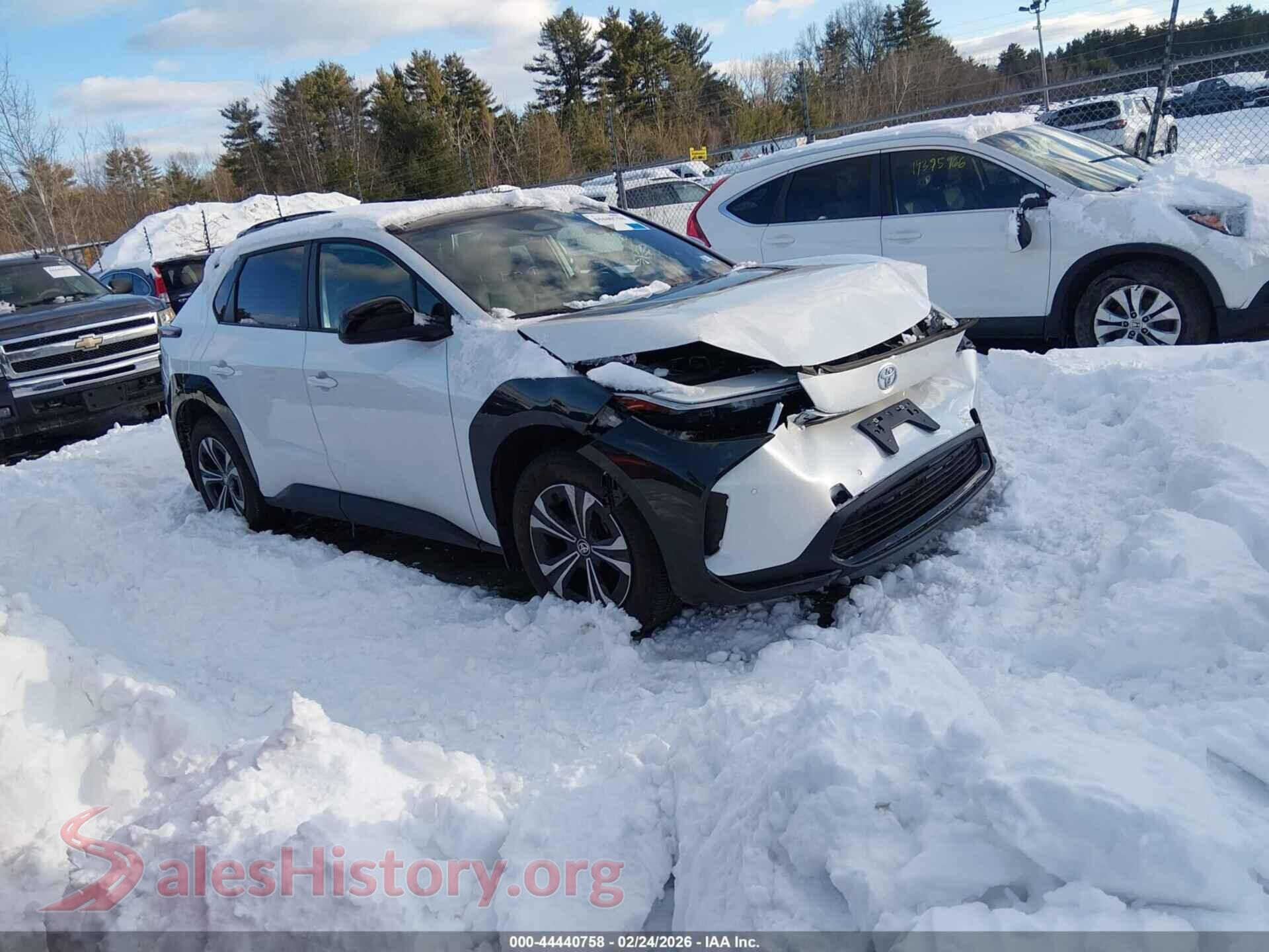 2024 TOYOTA BZ4X — VIN JTMABACA7RA082079