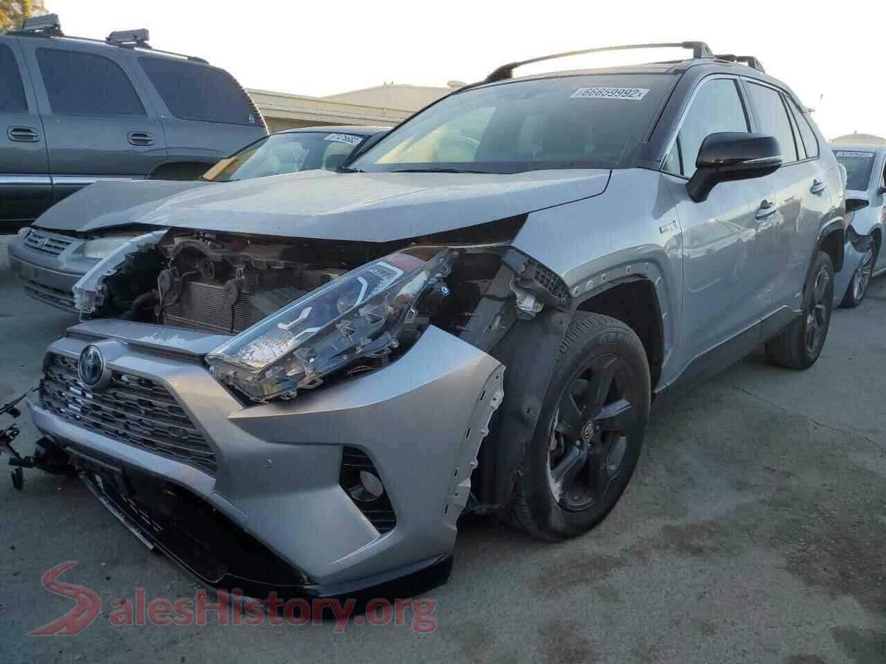 2019 TOYOTA RAV4 — VIN JTMEWRFV7KJ021999