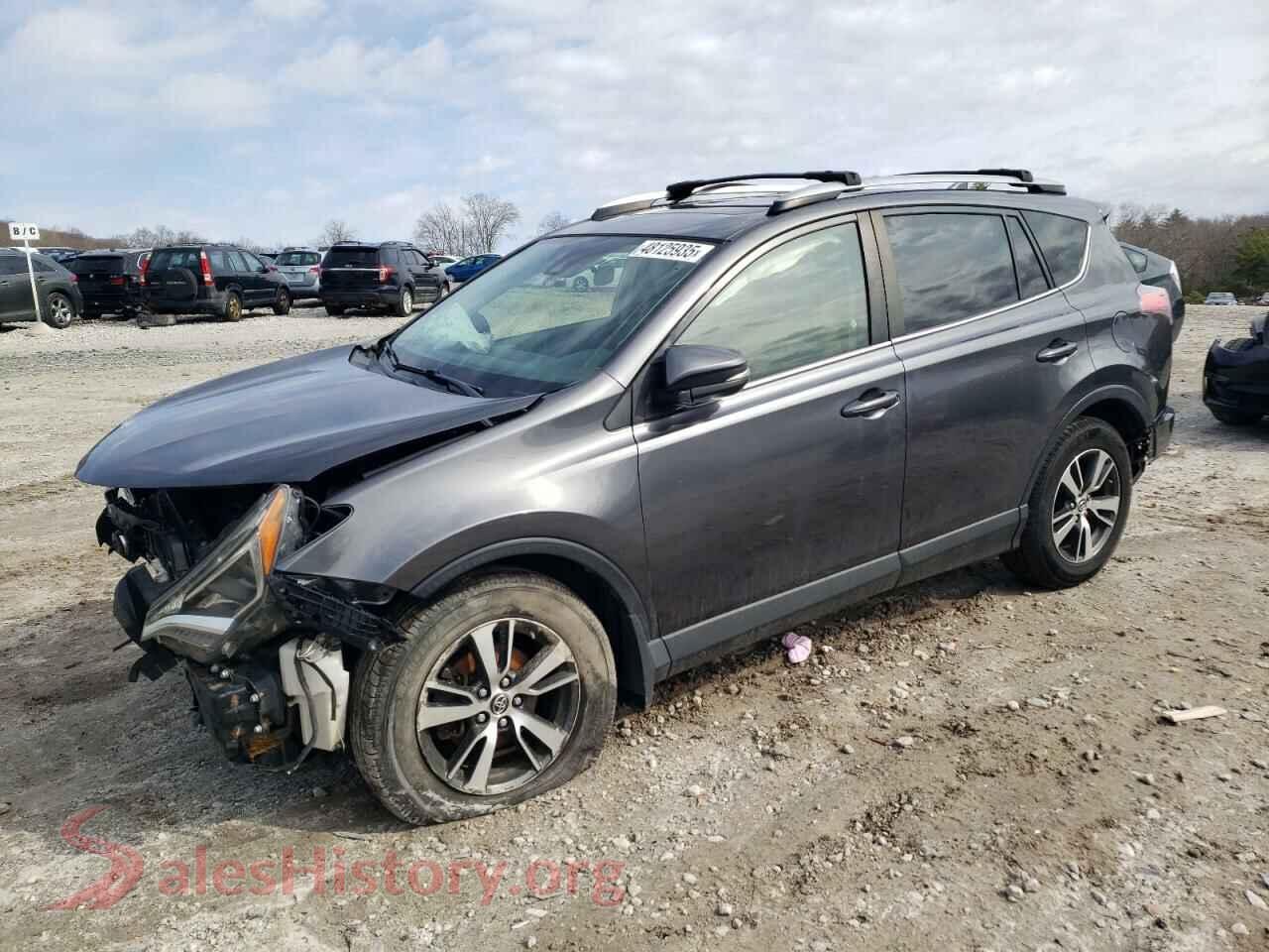 2017 TOYOTA RAV4 — VIN JTMRFREV4HJ132375