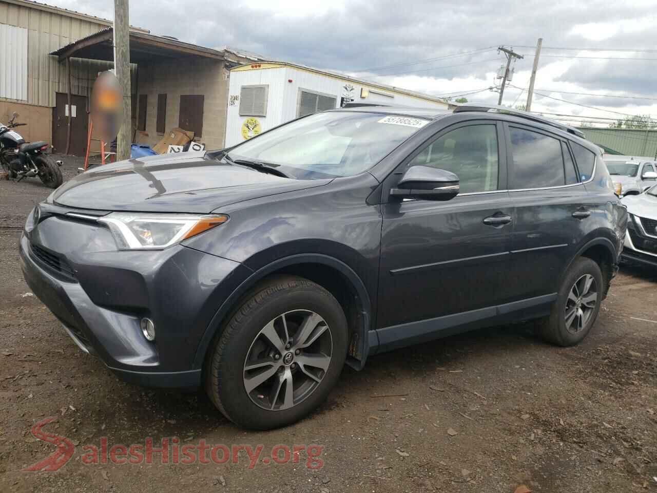 2017 TOYOTA RAV4 — VIN JTMRFREV6HJ113746