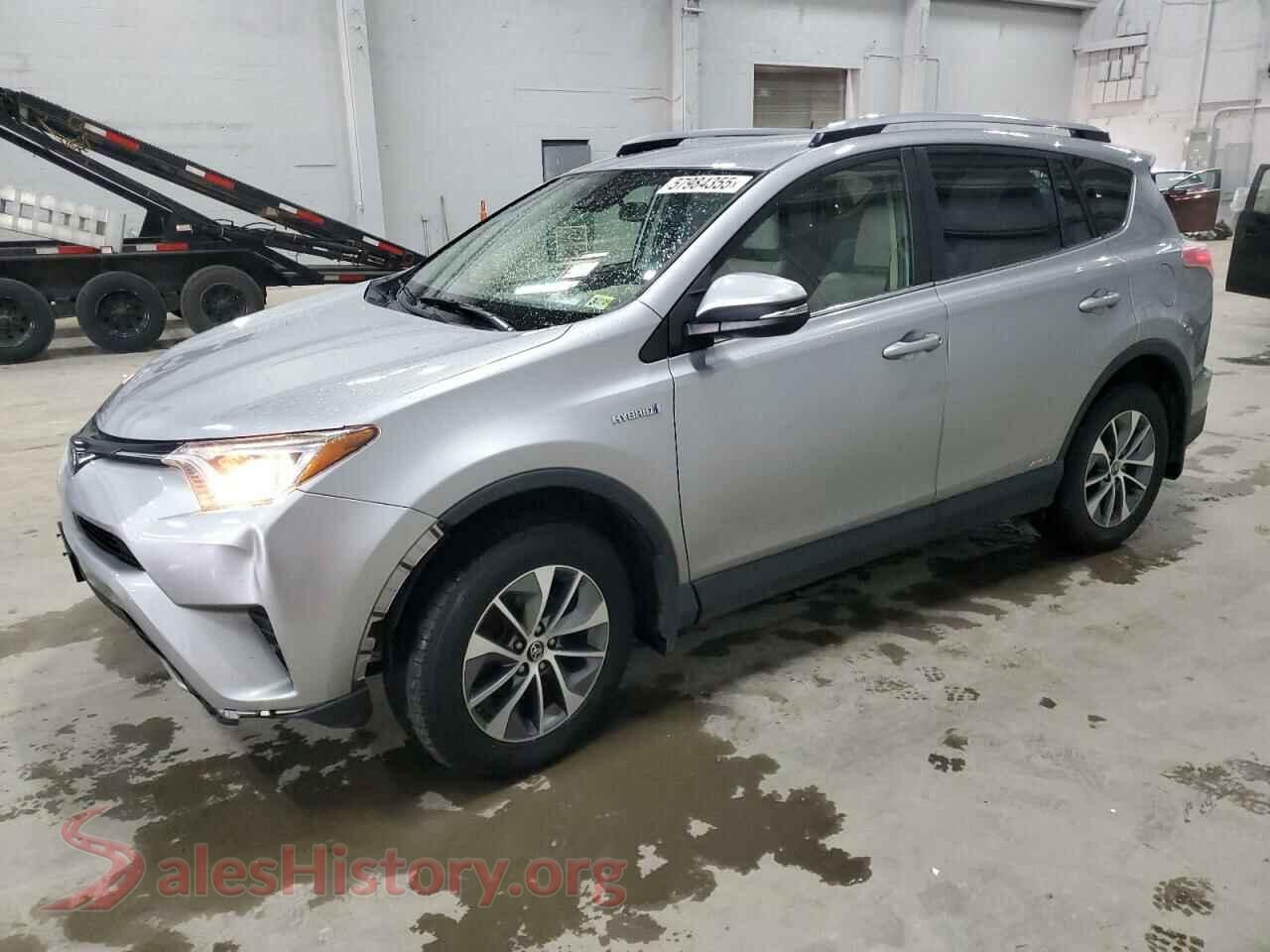 2018 TOYOTA RAV4 — VIN JTMRJREV9JD183101
