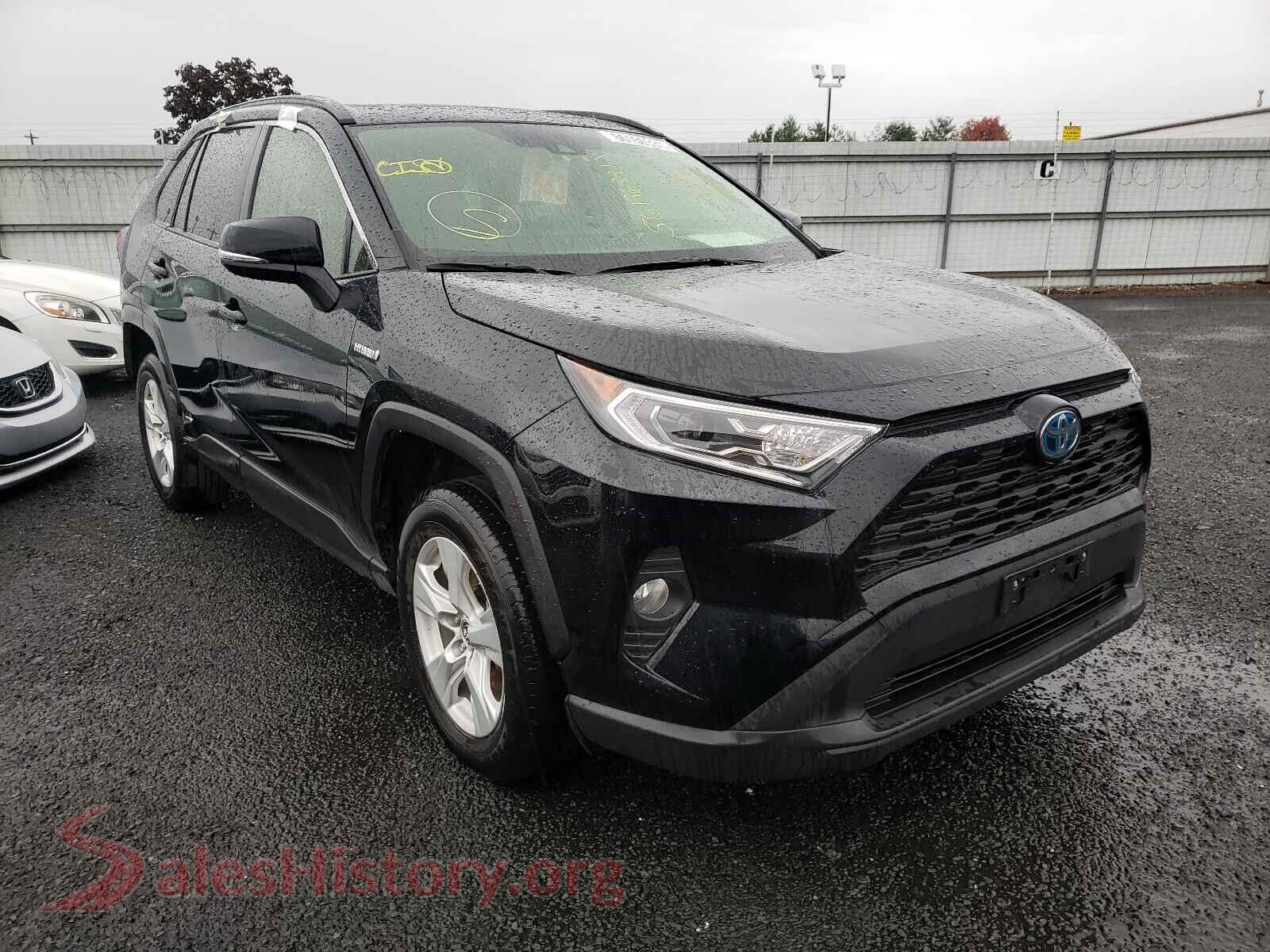2019 TOYOTA RAV4 — VIN JTMRWRFV0KD008642