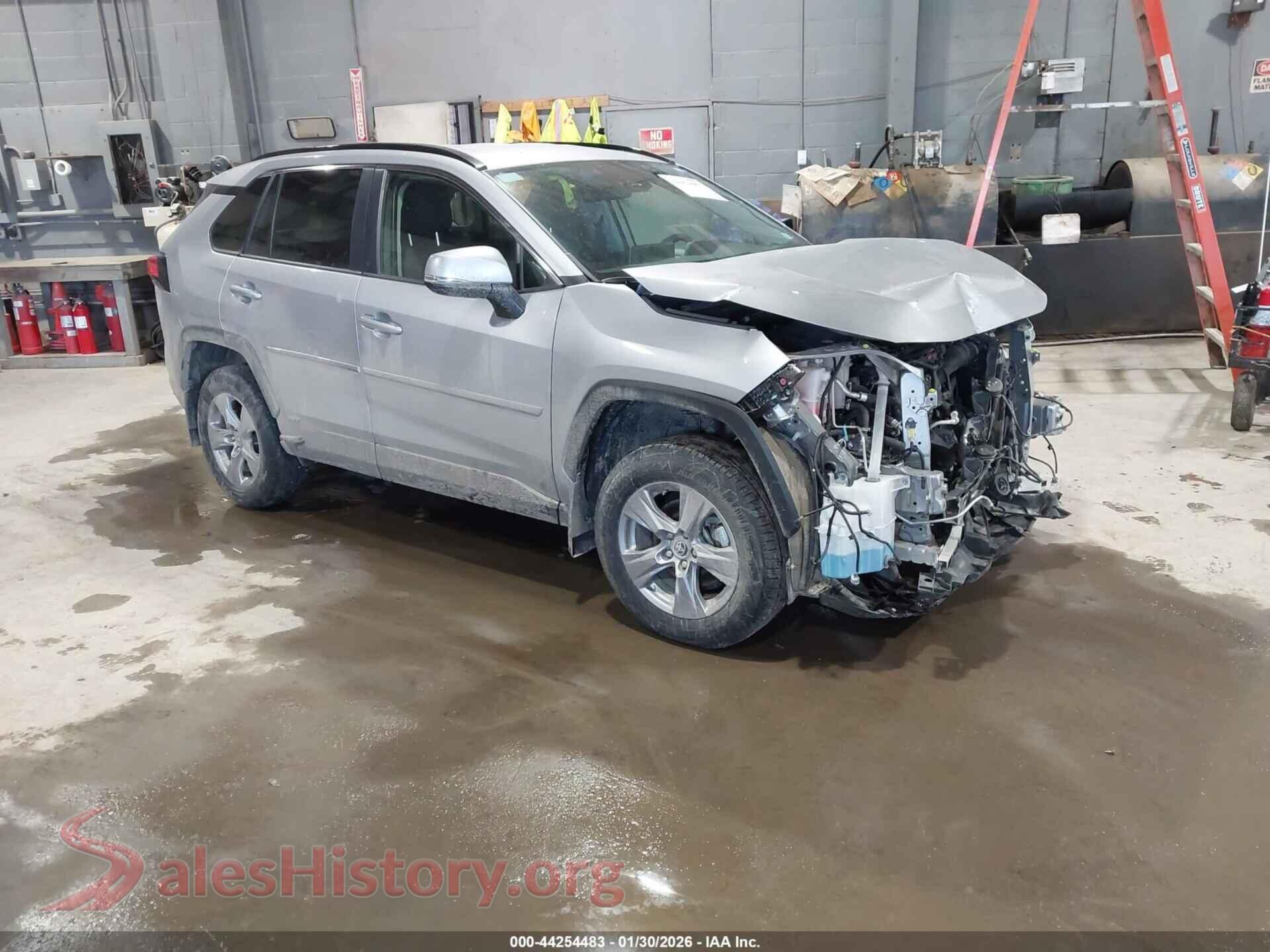 2025 TOYOTA RAV4 HYBRID — VIN JTMRWRFV4SJ070675