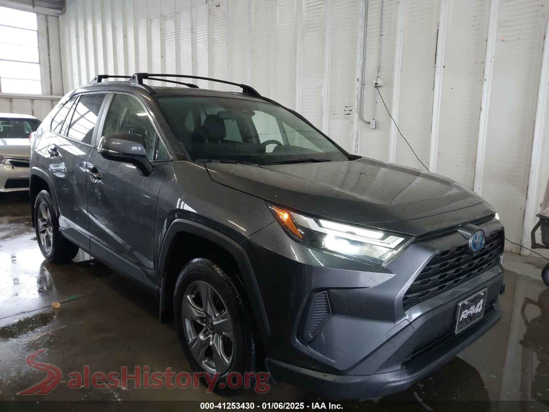 2022 TOYOTA RAV4 HYBRID — VIN JTMRWRFVXND151408