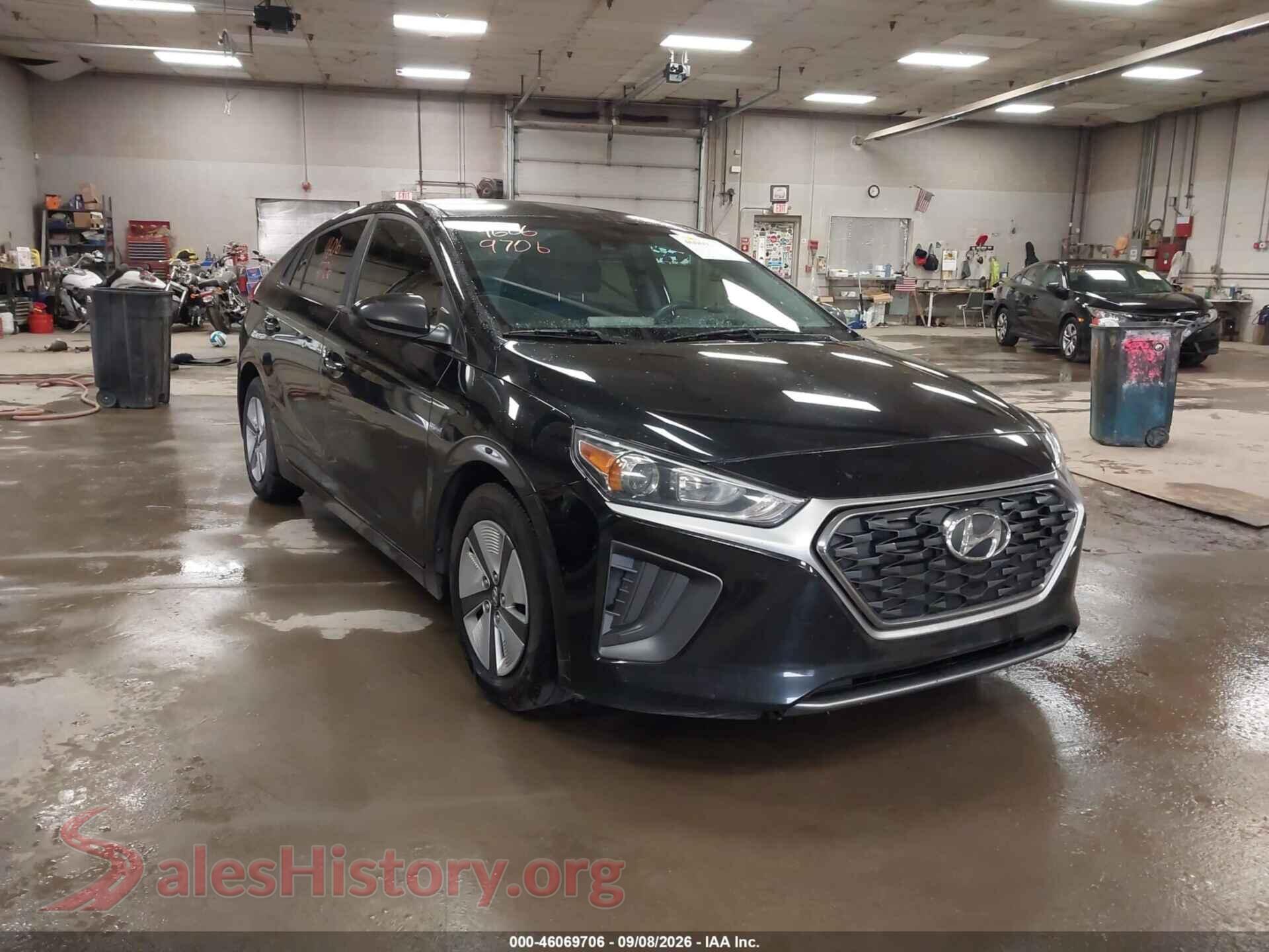2020 HYUNDAI IONIQ HYBRID — VIN KMHC65LC8LU228643