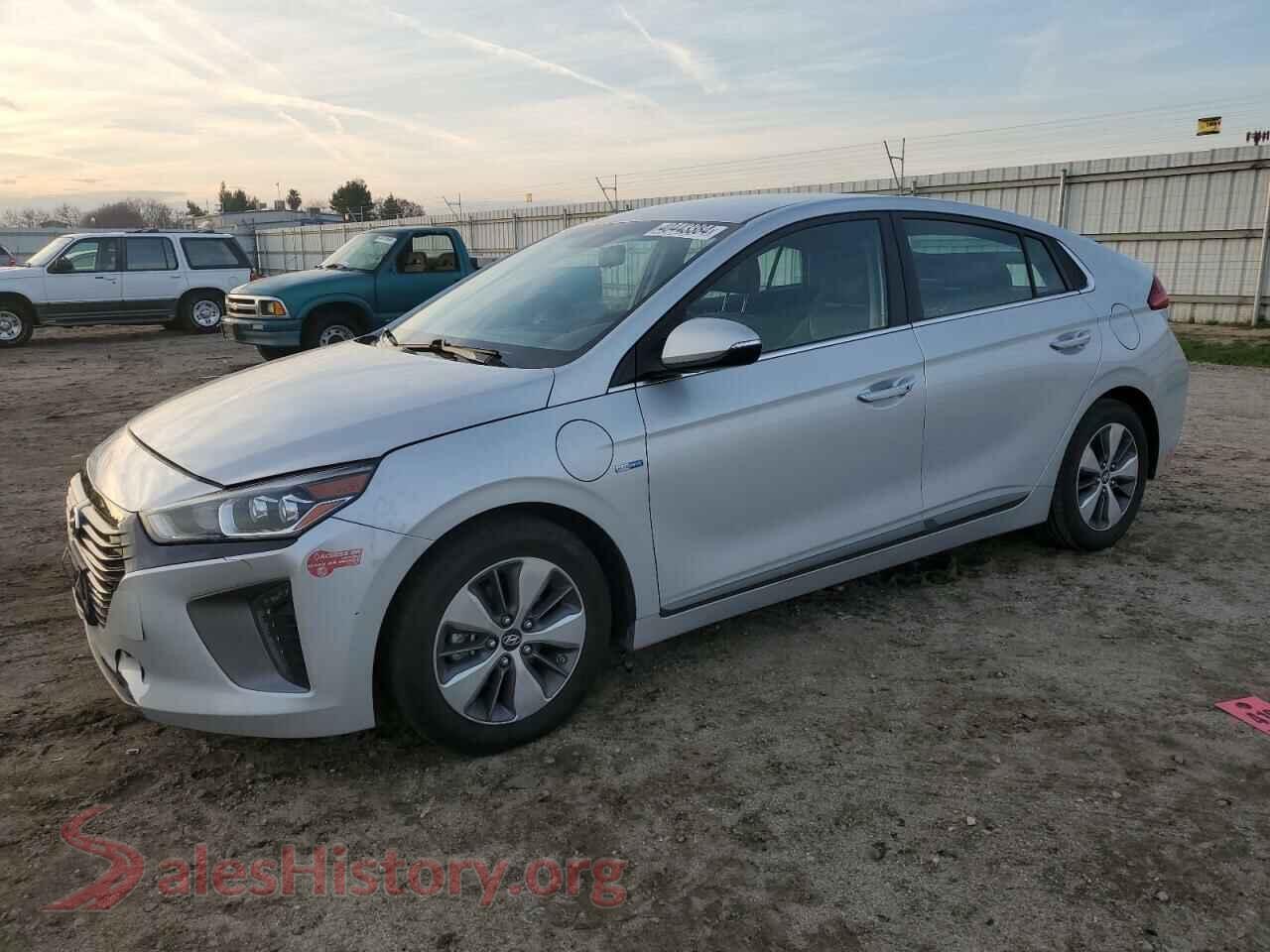 2018 HYUNDAI IONIQ — VIN KMHC75LD4JU090389