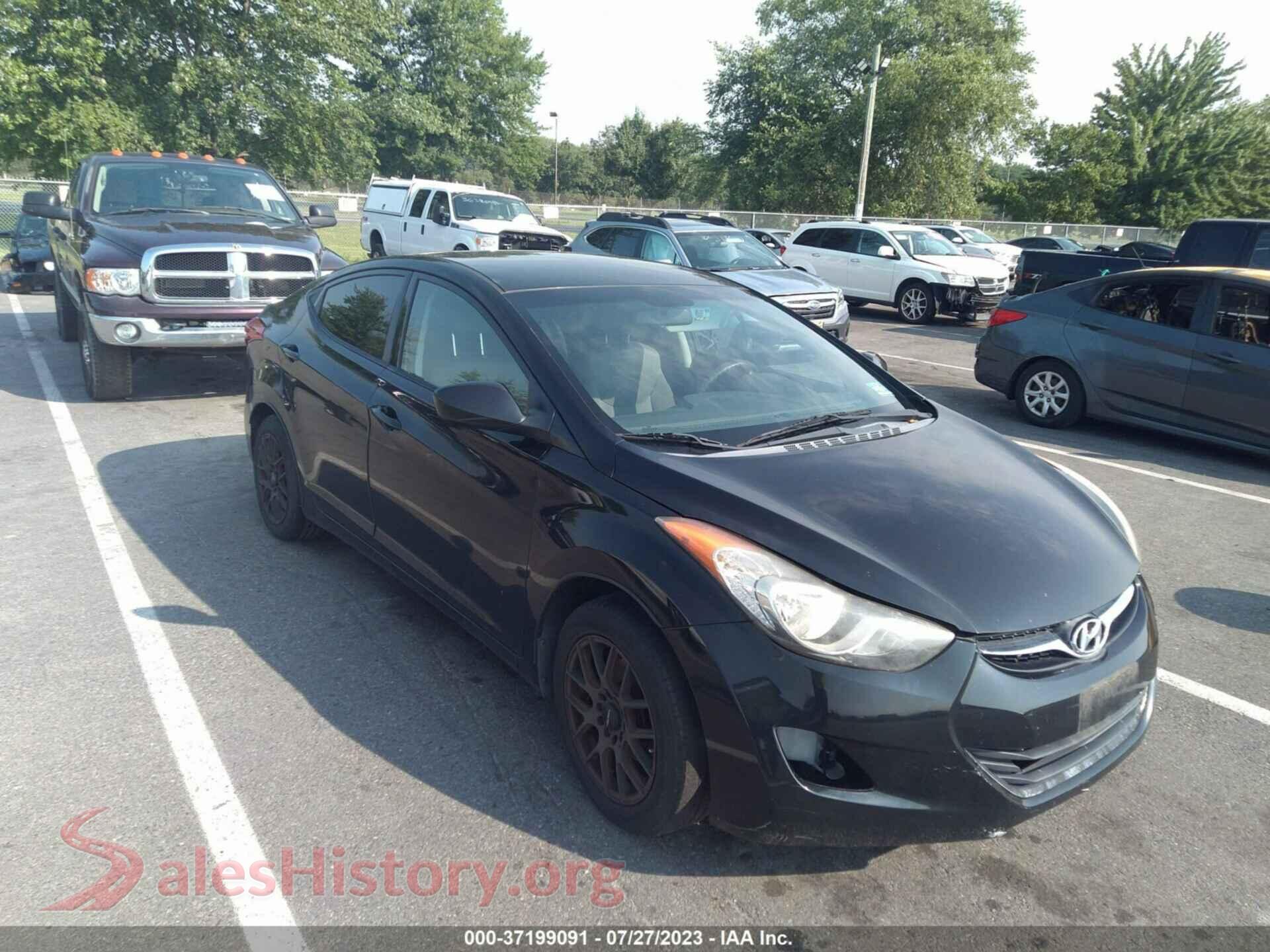 2013 HYUNDAI ELANTRA — VIN KMHDH4AE2DU995080