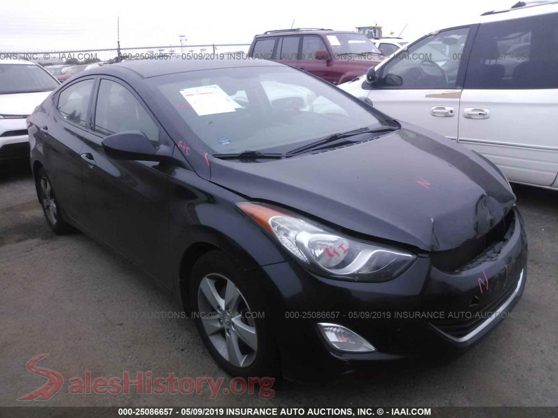 2013 HYUNDAI ELANTRA — VIN KMHDH4AE3DU946437