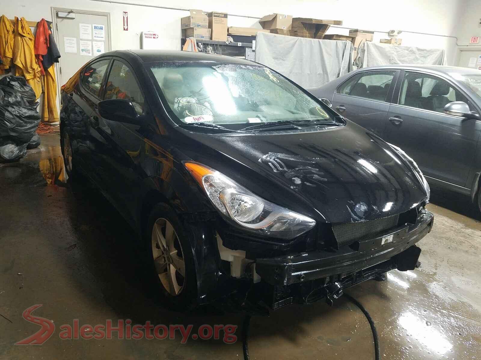 2013 HYUNDAI ELANTRA — VIN KMHDH4AE5DU717922