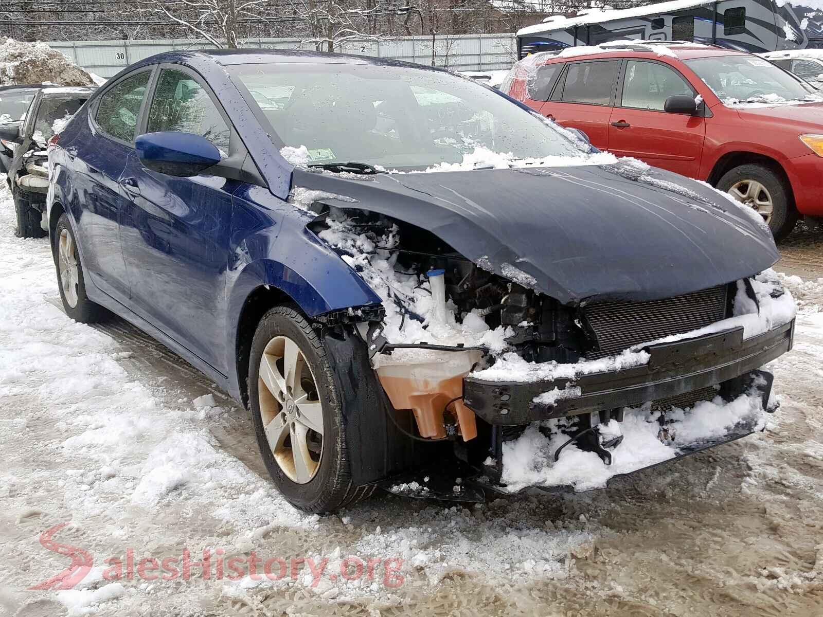 2013 HYUNDAI ELANTRA — VIN KMHDH4AE8DU722824