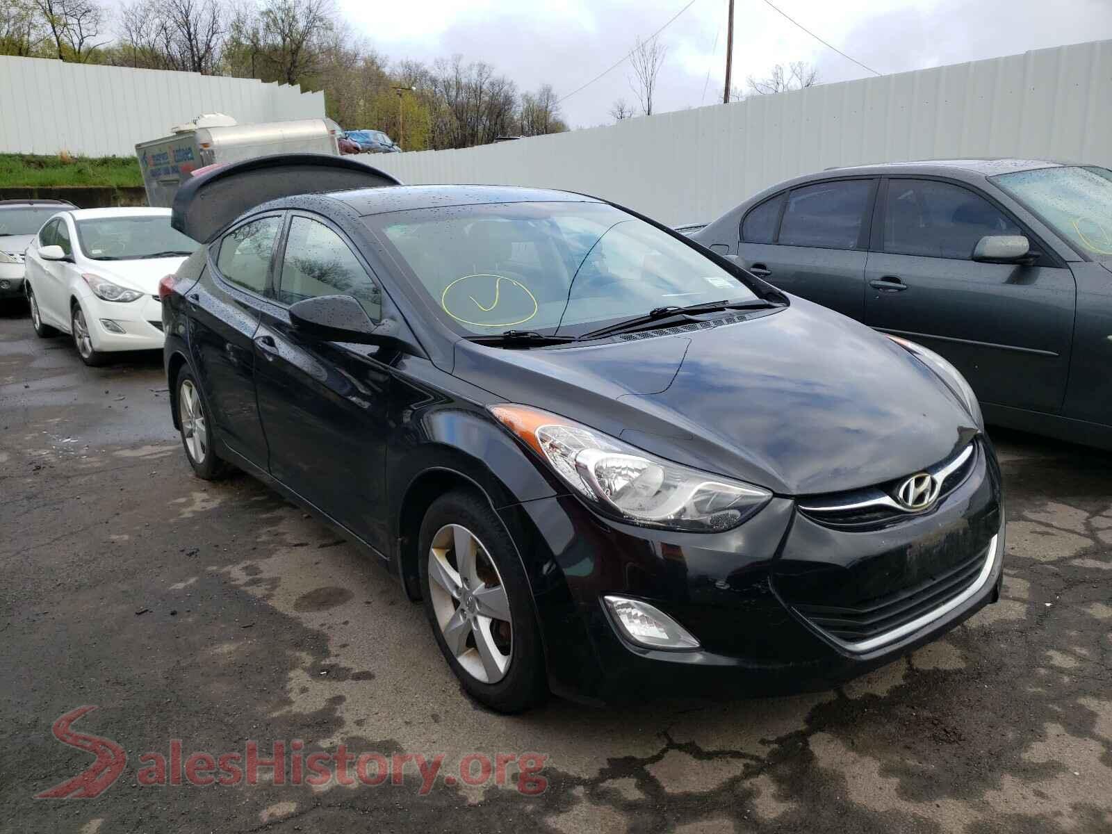 2013 HYUNDAI ELANTRA — VIN KMHDH4AE8DU755502