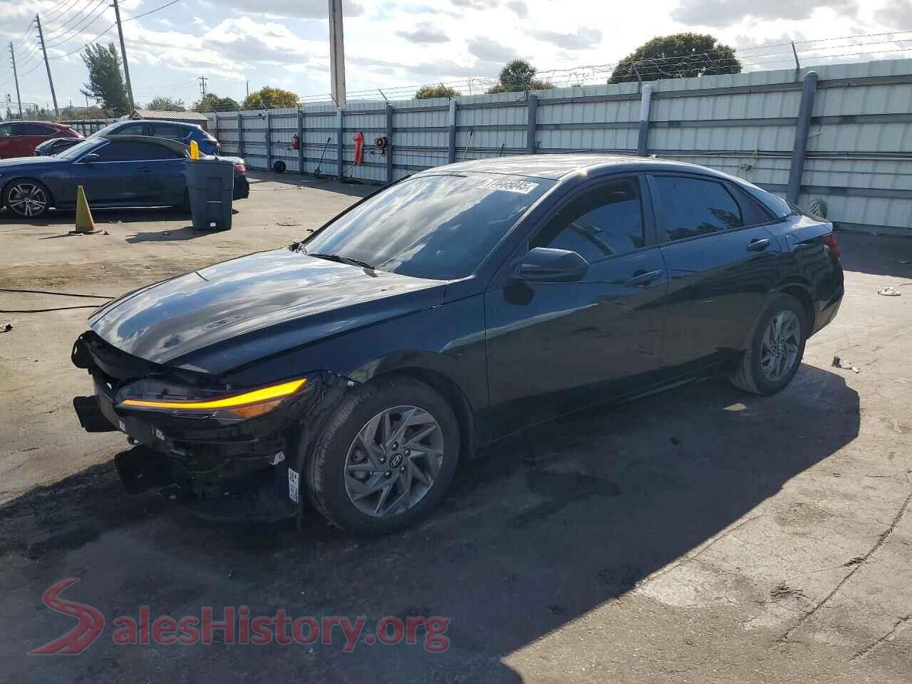 2024 HYUNDAI ELANTRA — VIN KMHLM4DG8RU637977