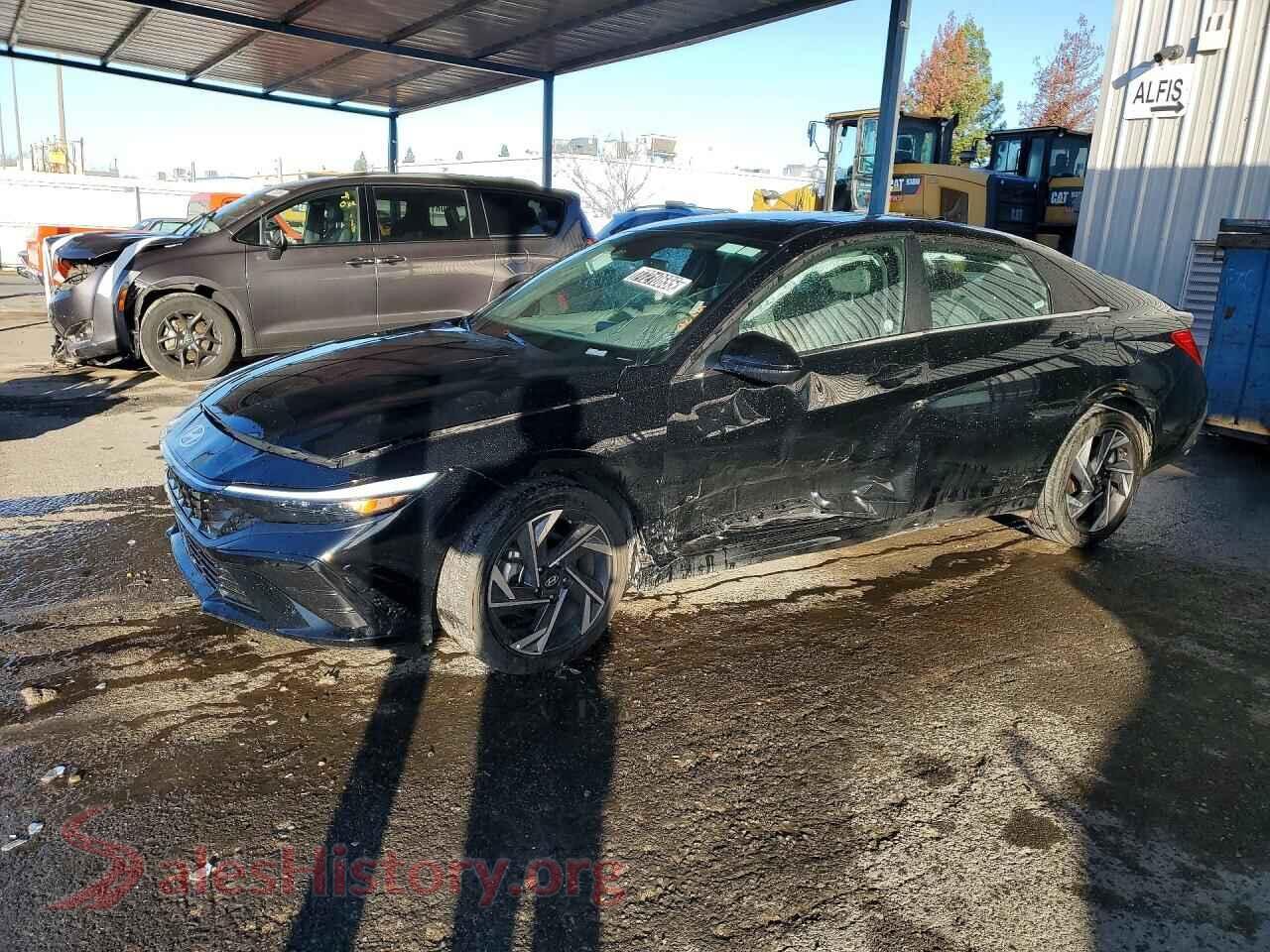 2025 HYUNDAI ELANTRA — VIN KMHLS4DG2SU990825