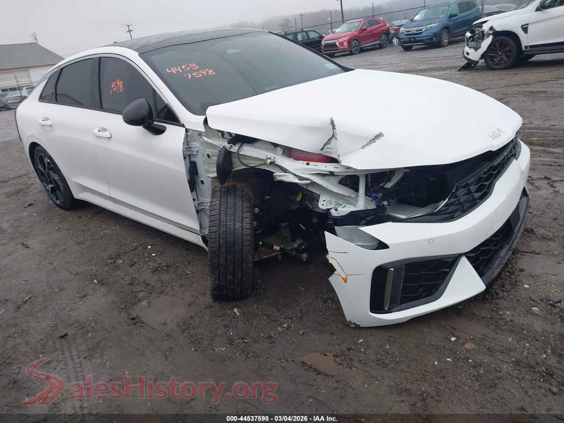 2025 KIA K5 — VIN KNAG64J75S5393352