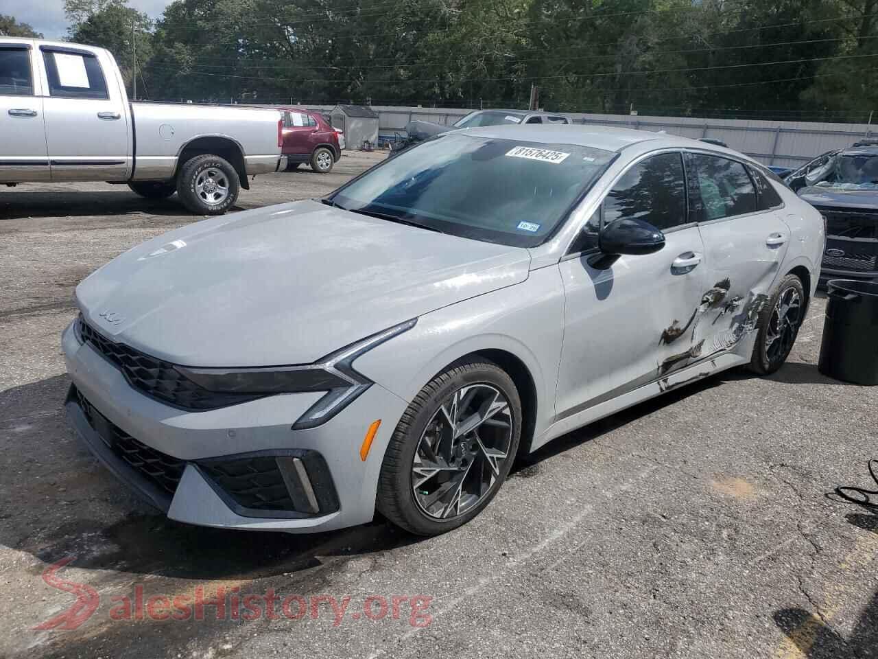 2025 KIA K5 — VIN KNAG64J76S5295110