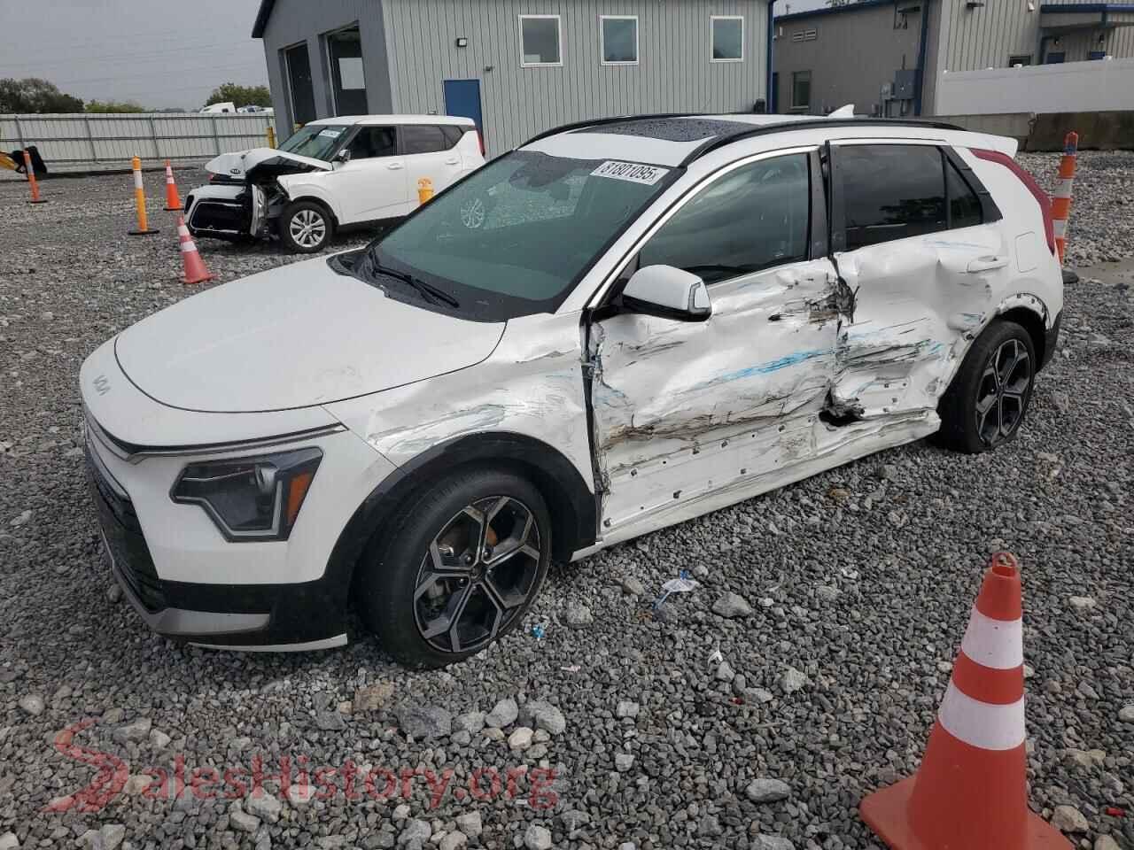 2023 KIA NIRO — VIN KNDCR3LE7P5042352