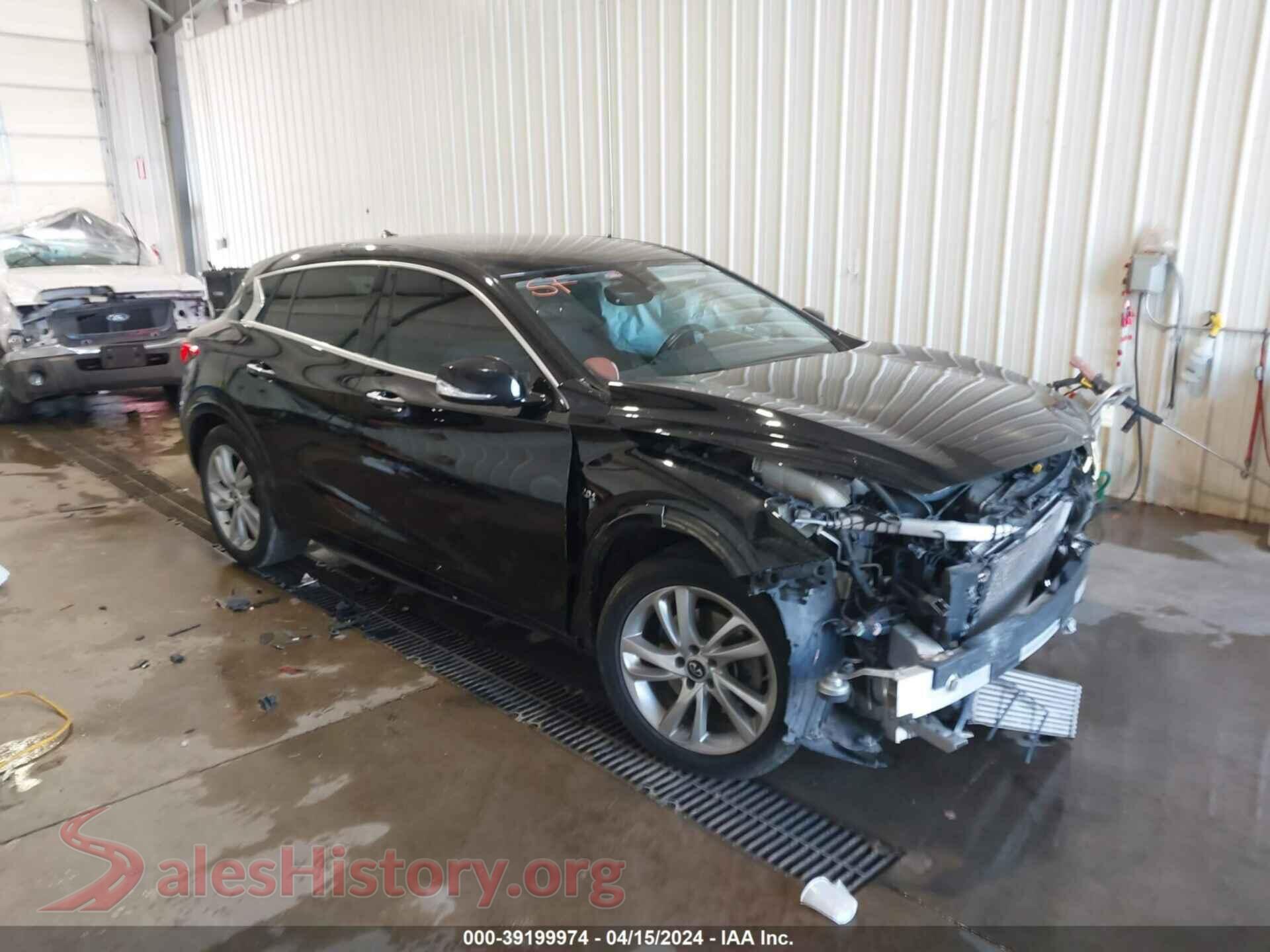 2017 INFINITI QX30 — VIN SJKCH5CP9HA035425