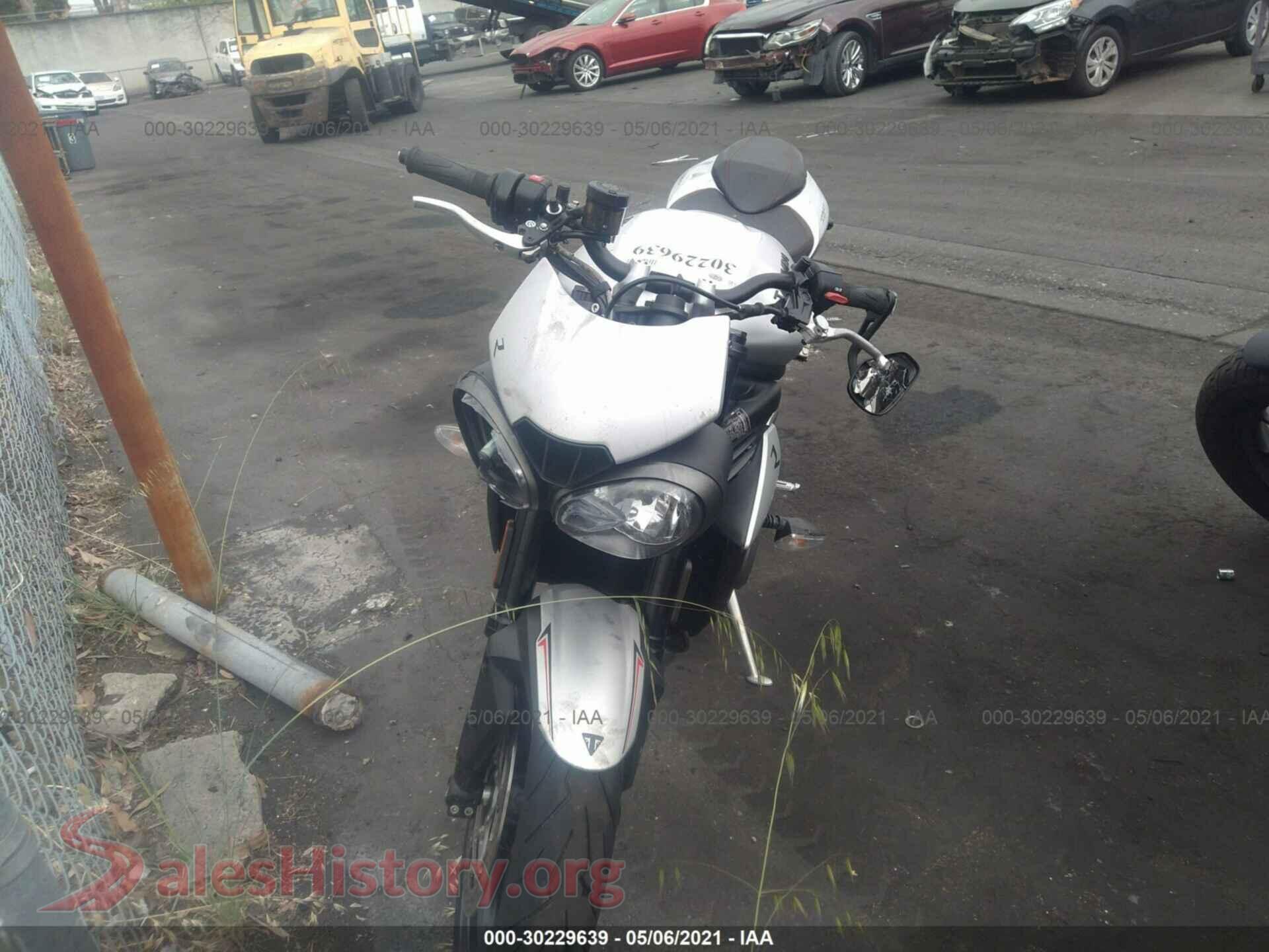 2019 TRIUMPH MOTORCYCLE STREET TRIPLE — VIN SMTA414D1KT914059