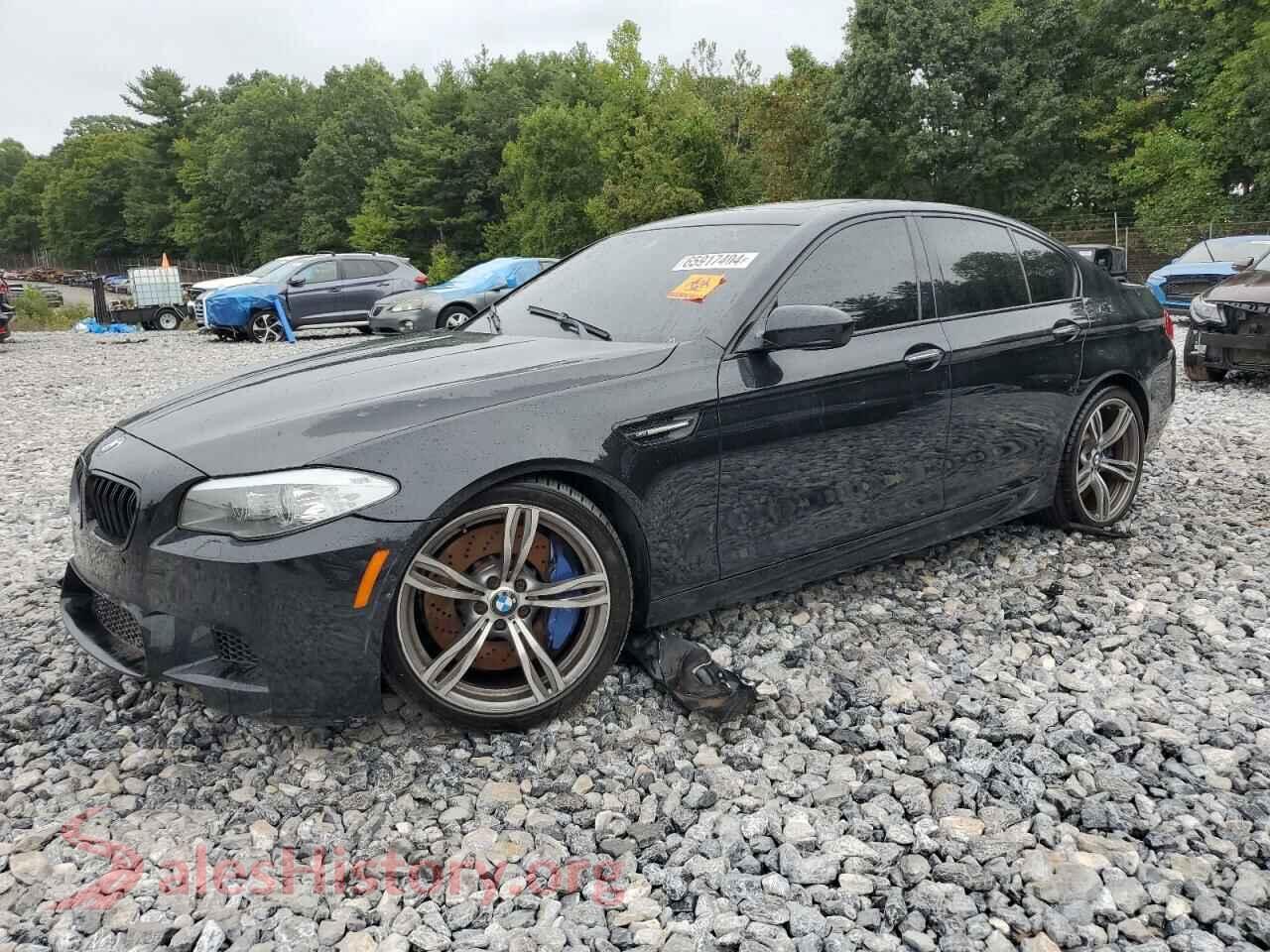 2013 BMW M5 — VIN WBSFV9C53DD096852