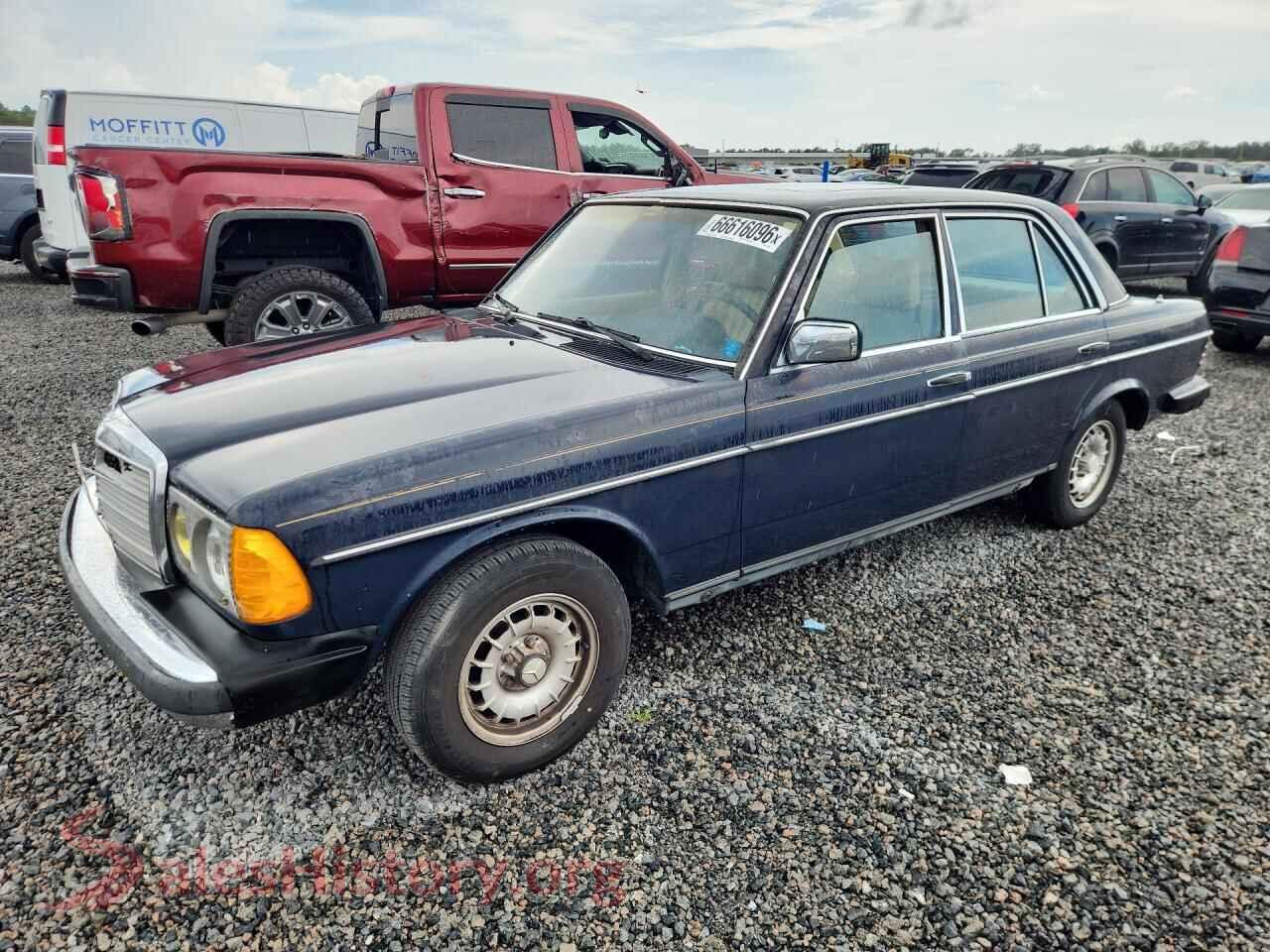 1983 MERCEDES-BENZ 300-CLASS — VIN WDBAB33A8DB018940
