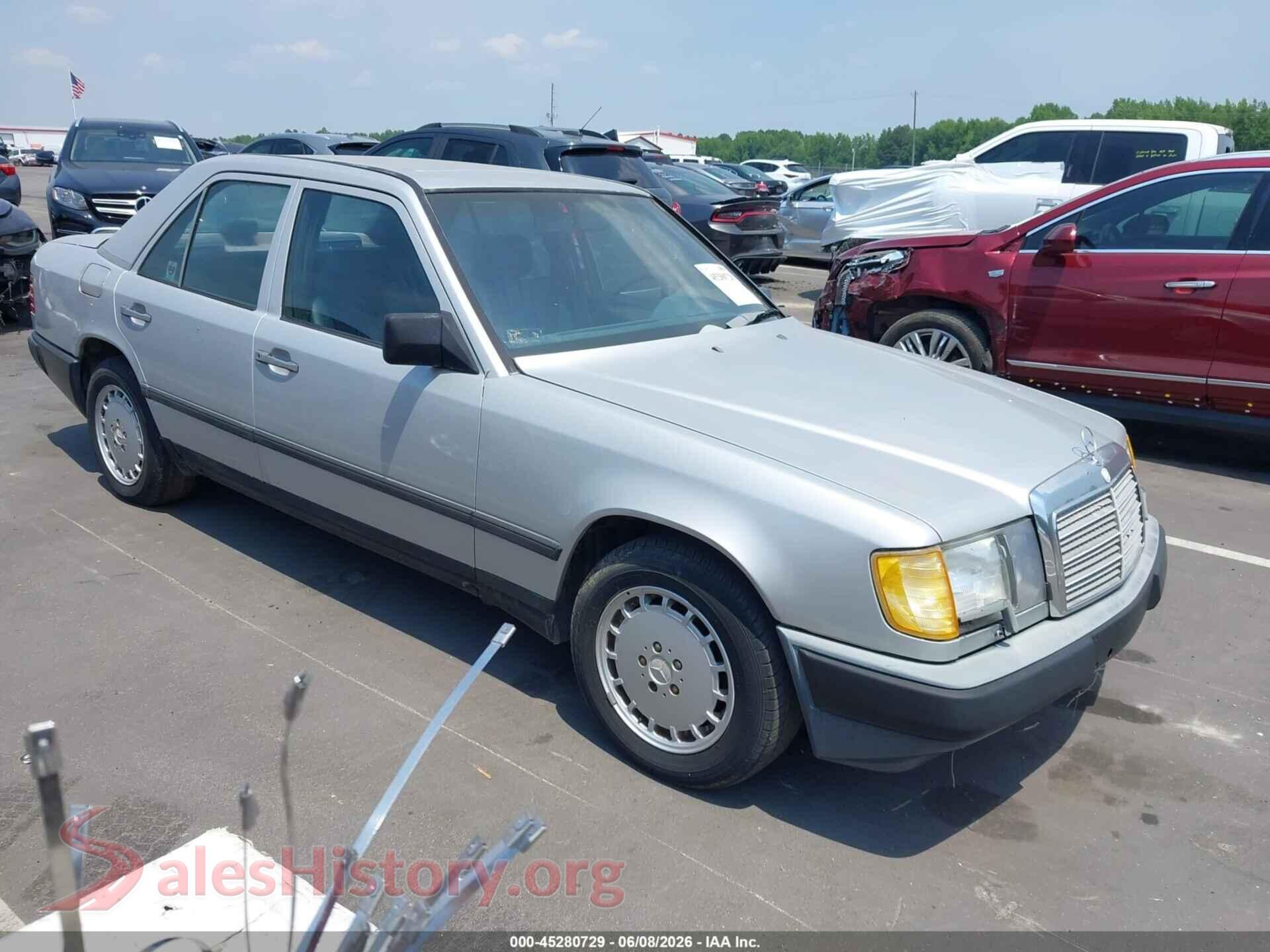1989 MERCEDES-BENZ 300 — VIN WDBEA30D8KB034166
