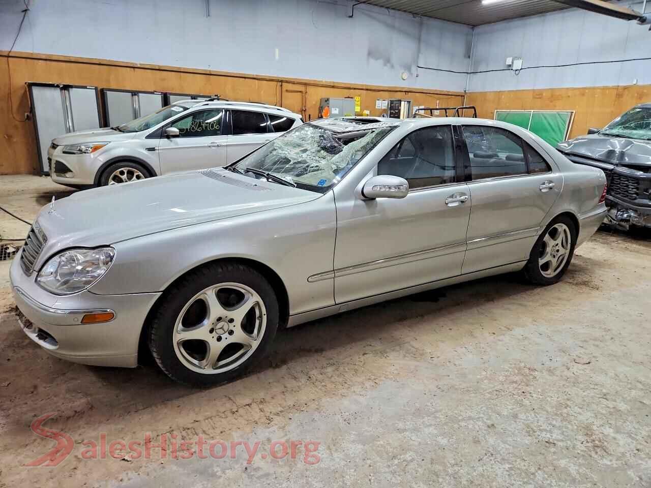 2005 MERCEDES-BENZ S-CLASS — VIN WDBNG70JX5A451892