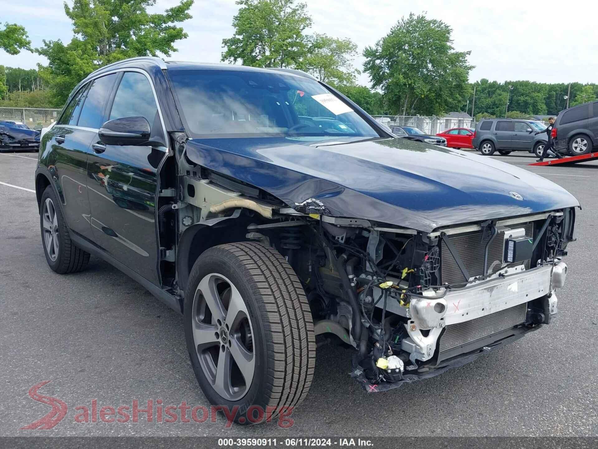 2019 MERCEDES-BENZ GLC 300 — VIN WDC0G4KB7KV131945