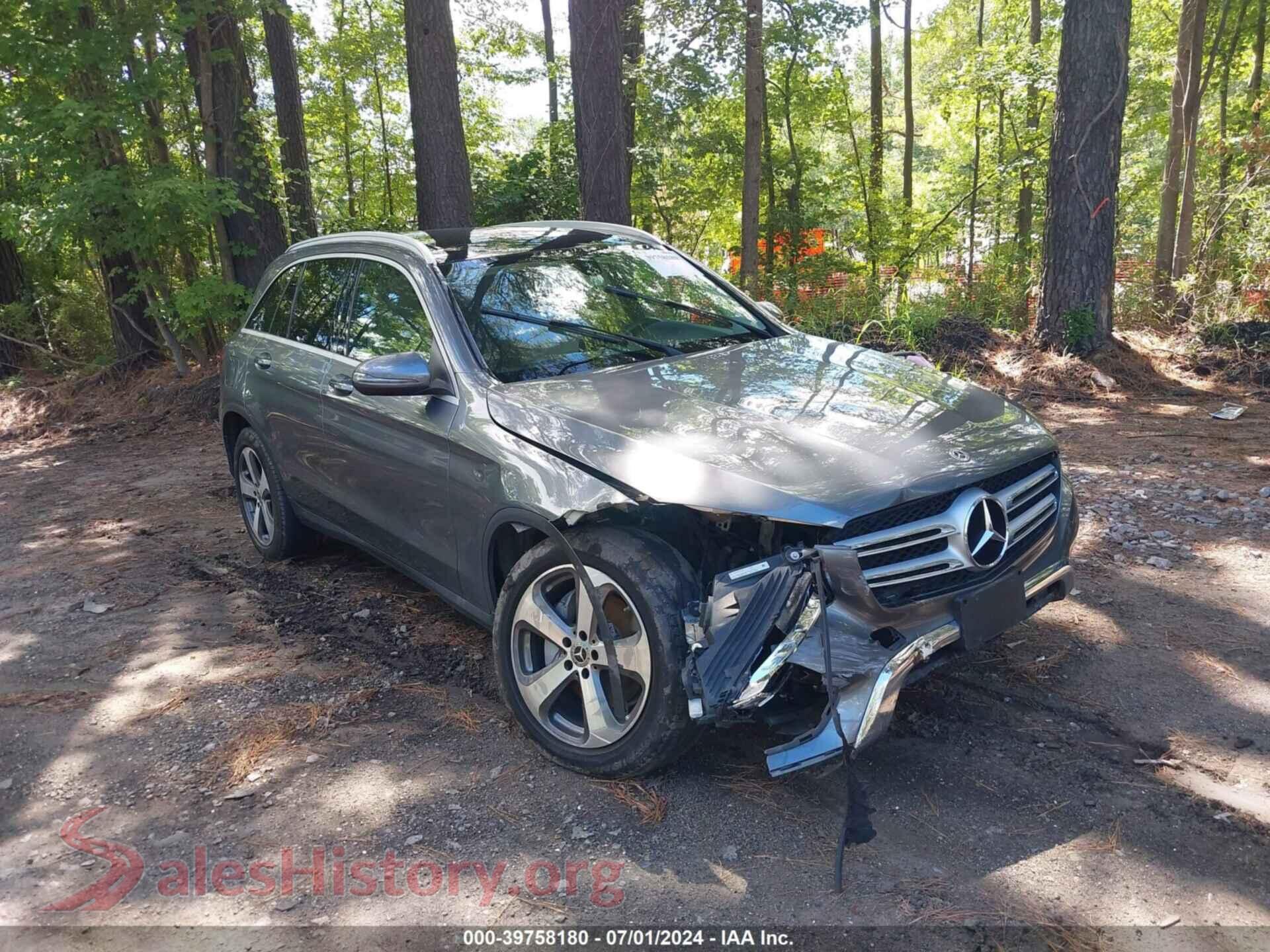 2019 MERCEDES-BENZ GLC 300 — VIN WDC0G4KBXKV122124