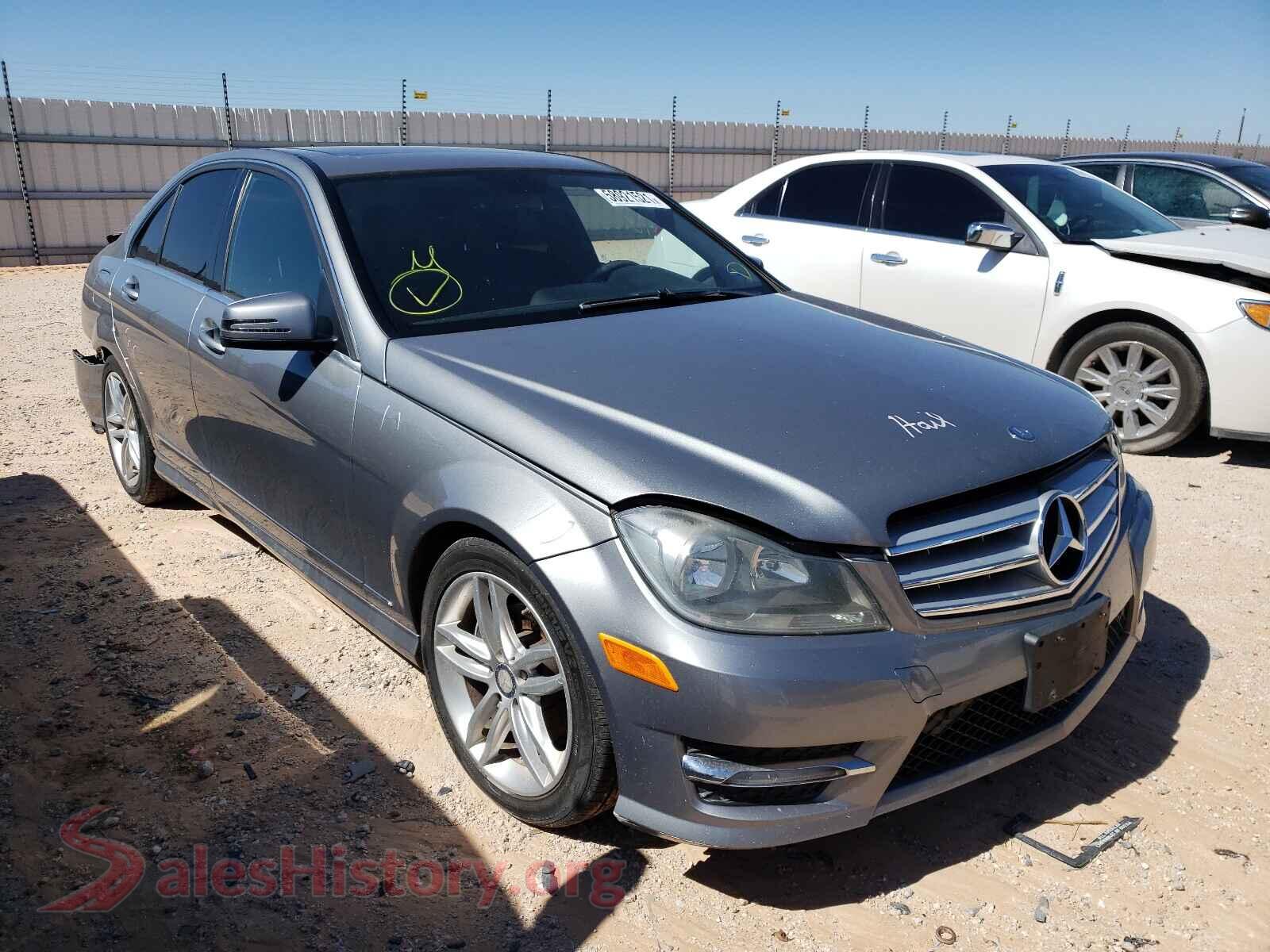 2012 MERCEDES-BENZ C-CLASS — VIN WDDGF4HB0CR235112