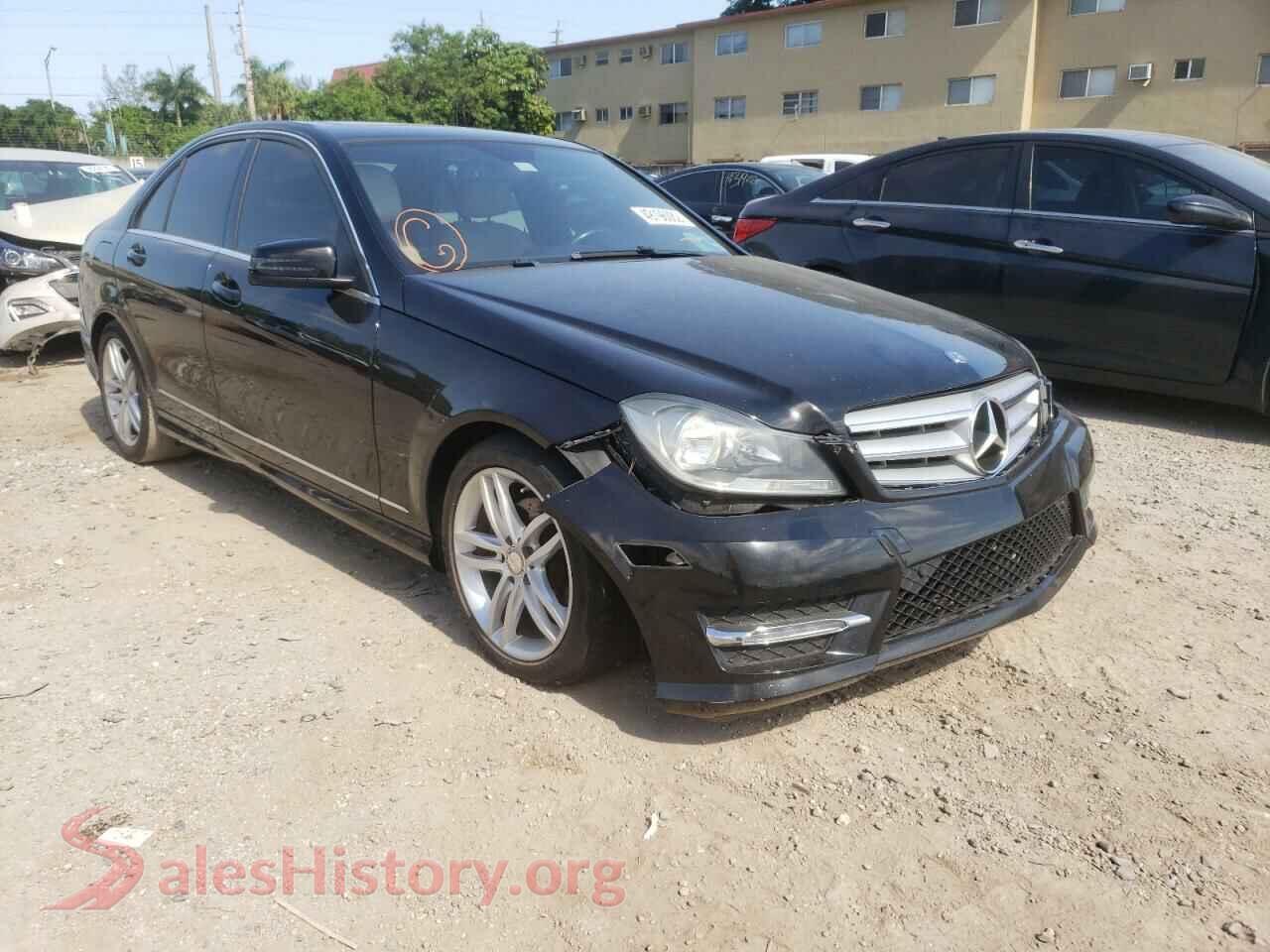 2013 MERCEDES-BENZ C-CLASS — VIN WDDGF4HB0DR288961