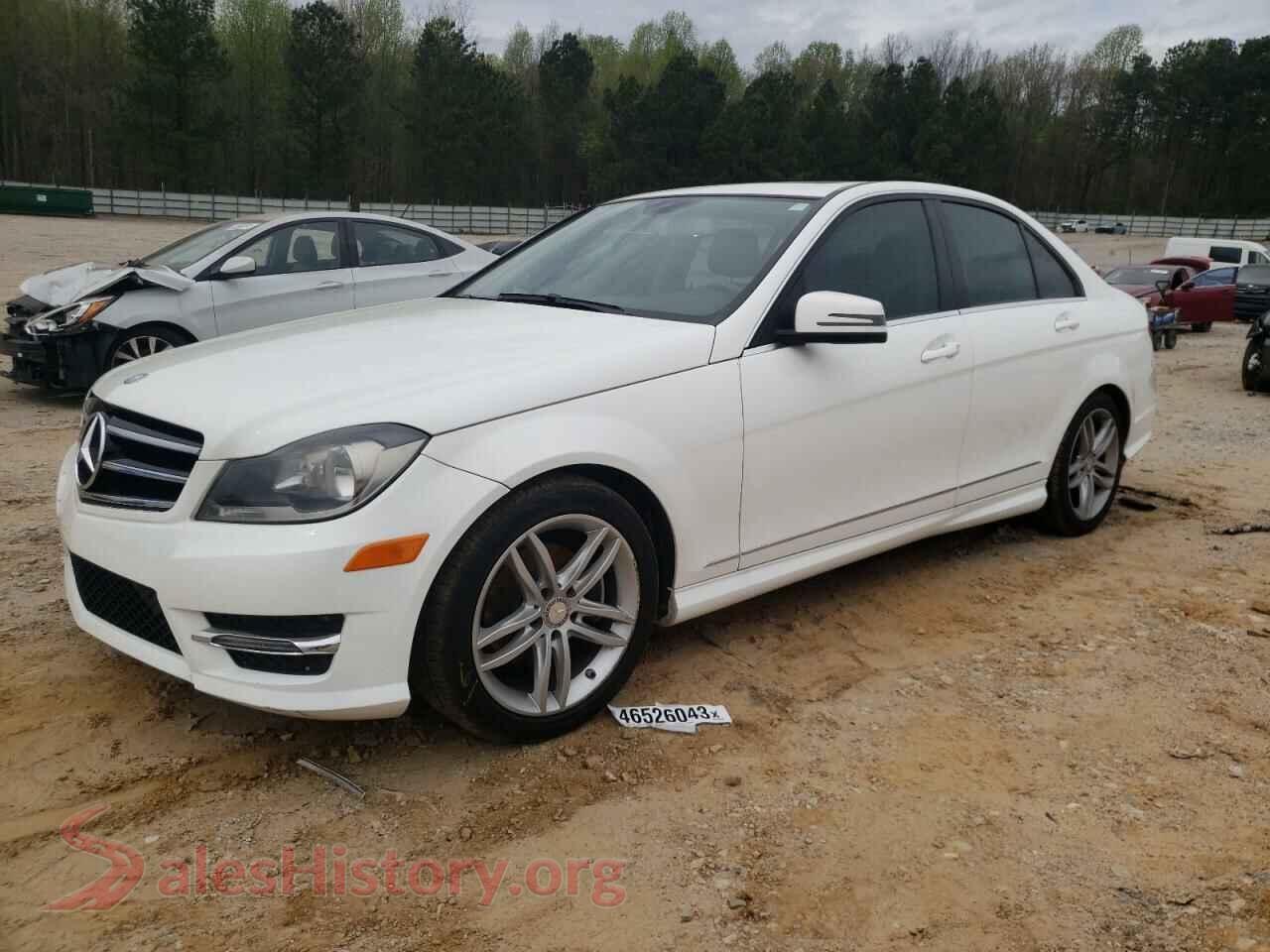 2014 MERCEDES-BENZ C-CLASS — VIN WDDGF4HB0EG231964