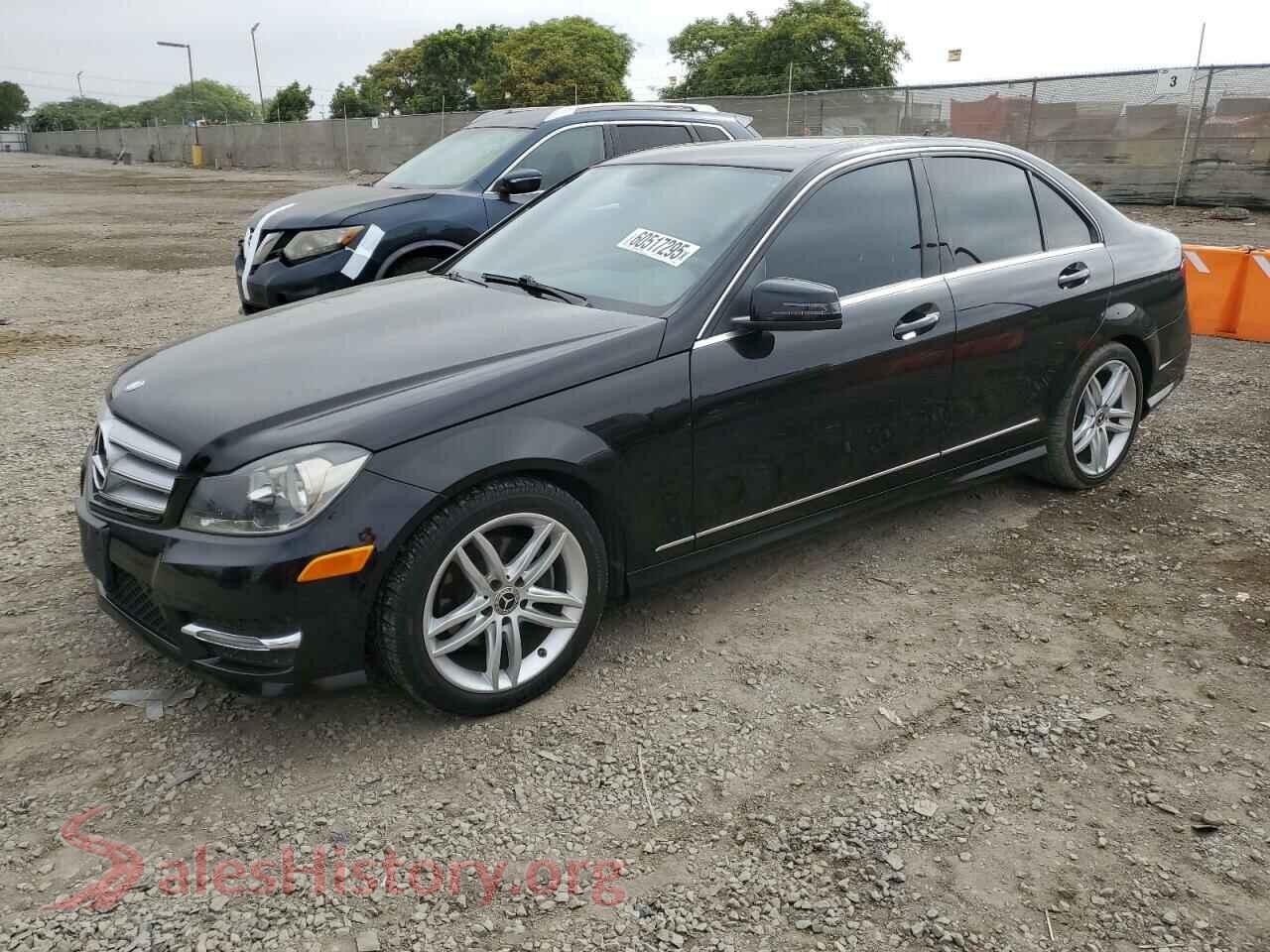 2013 MERCEDES-BENZ C-CLASS — VIN WDDGF4HB1DA859663