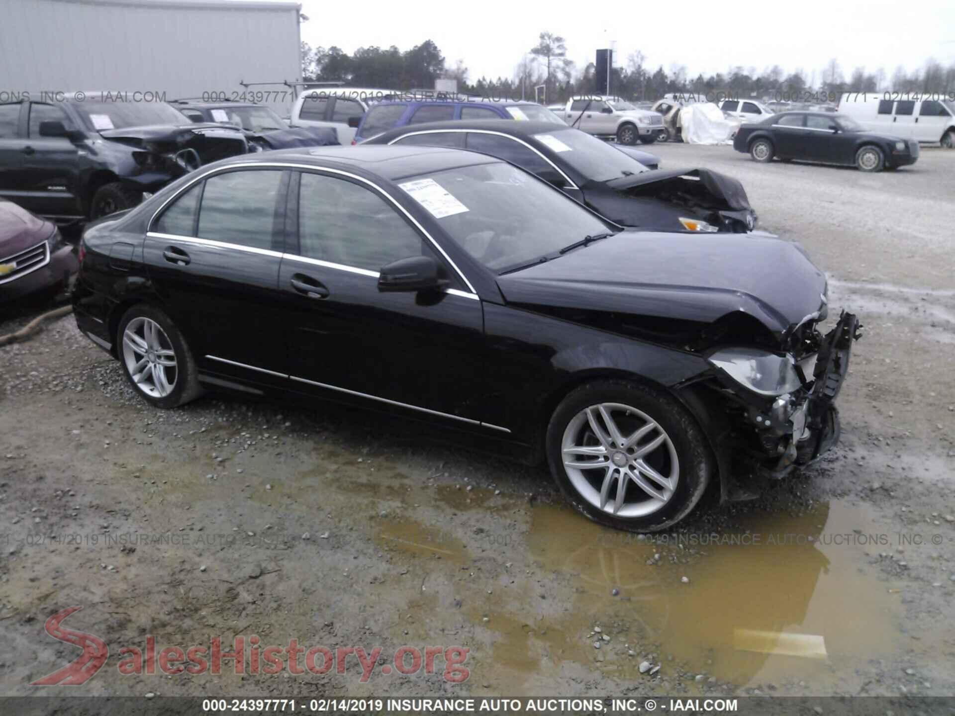 2013 MERCEDES-BENZ C — VIN WDDGF4HB1DR261638